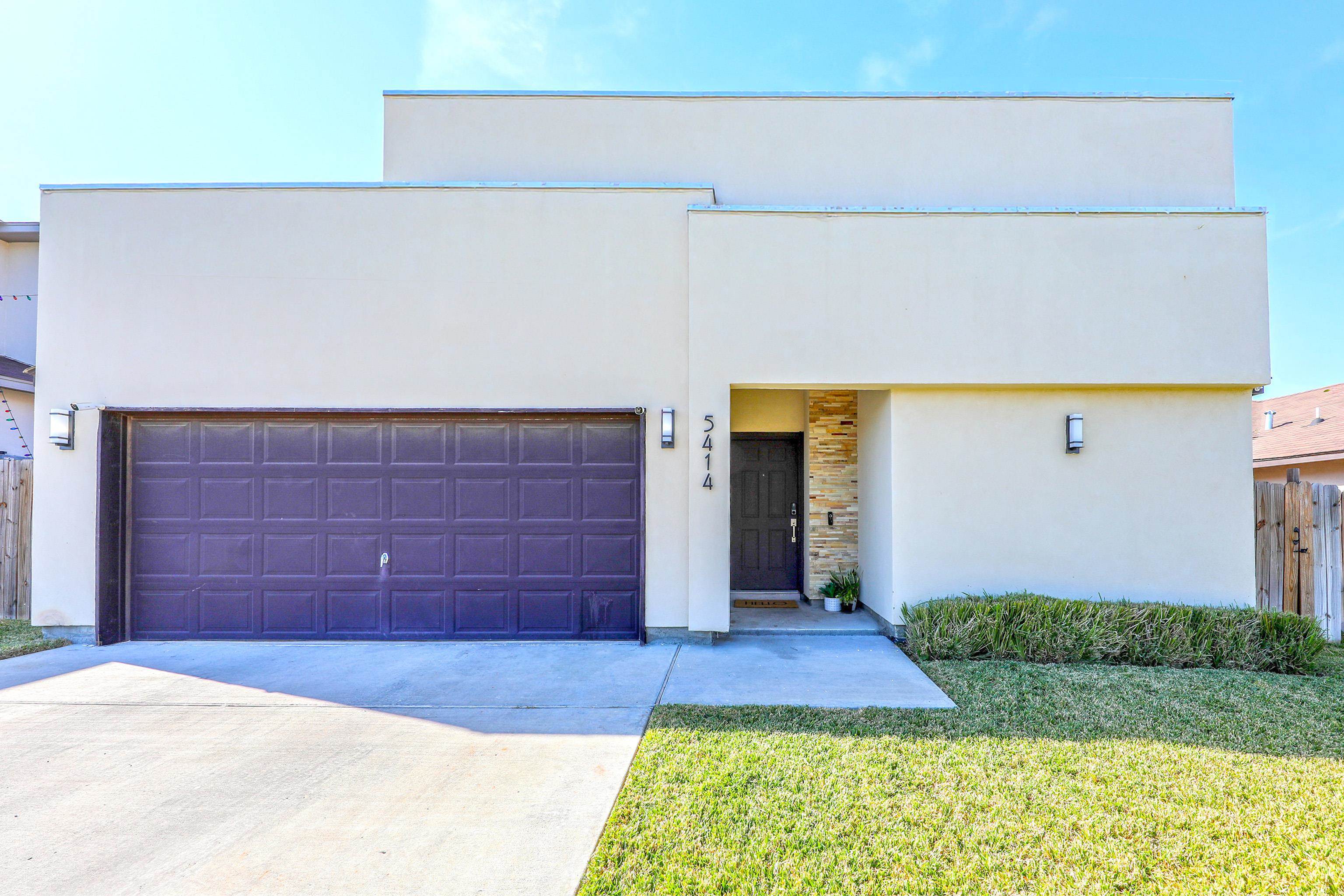 5414 Crucero Dr. Property Photo 1