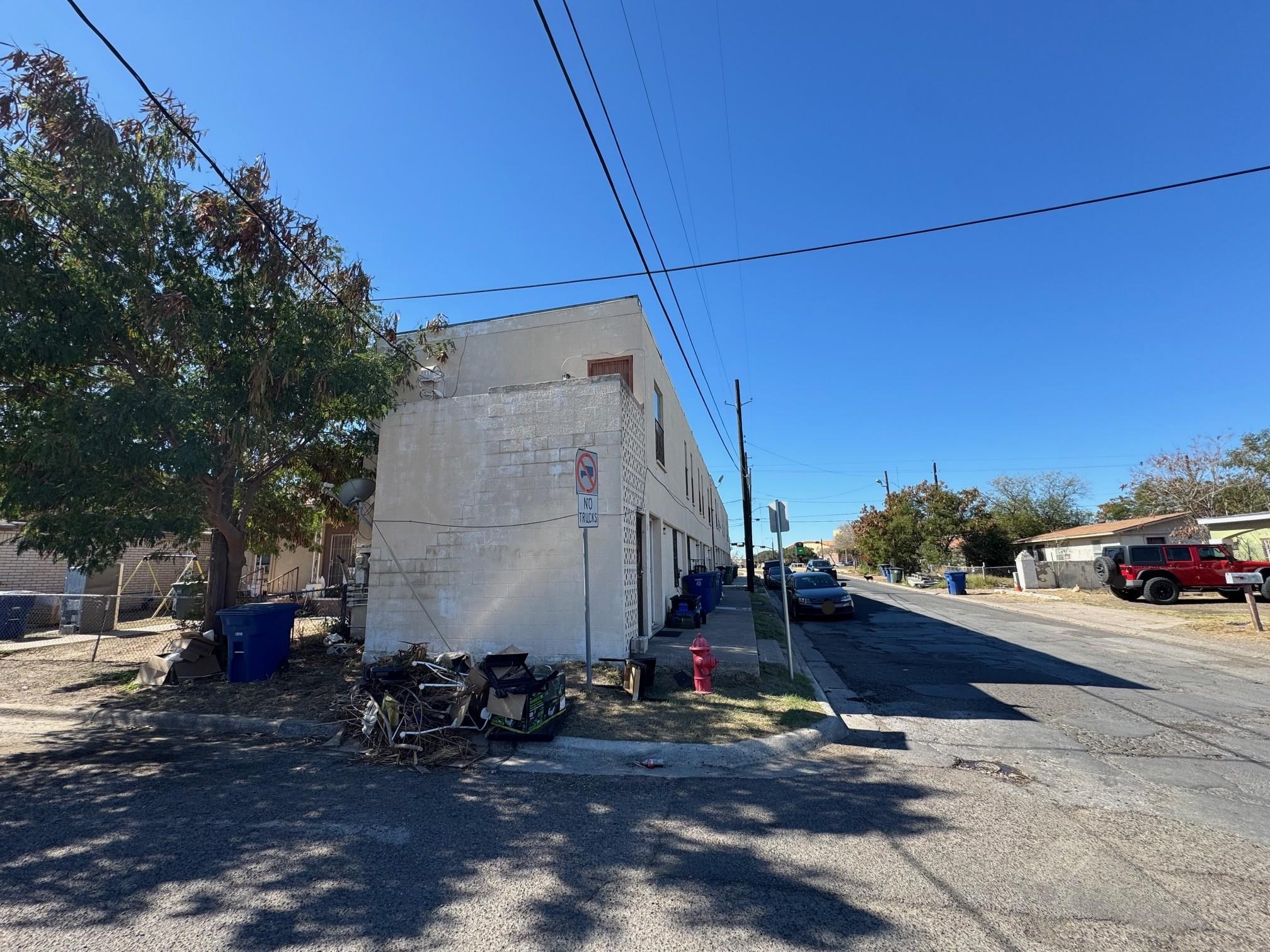 920 San Ignacio Ave Property Photo 4
