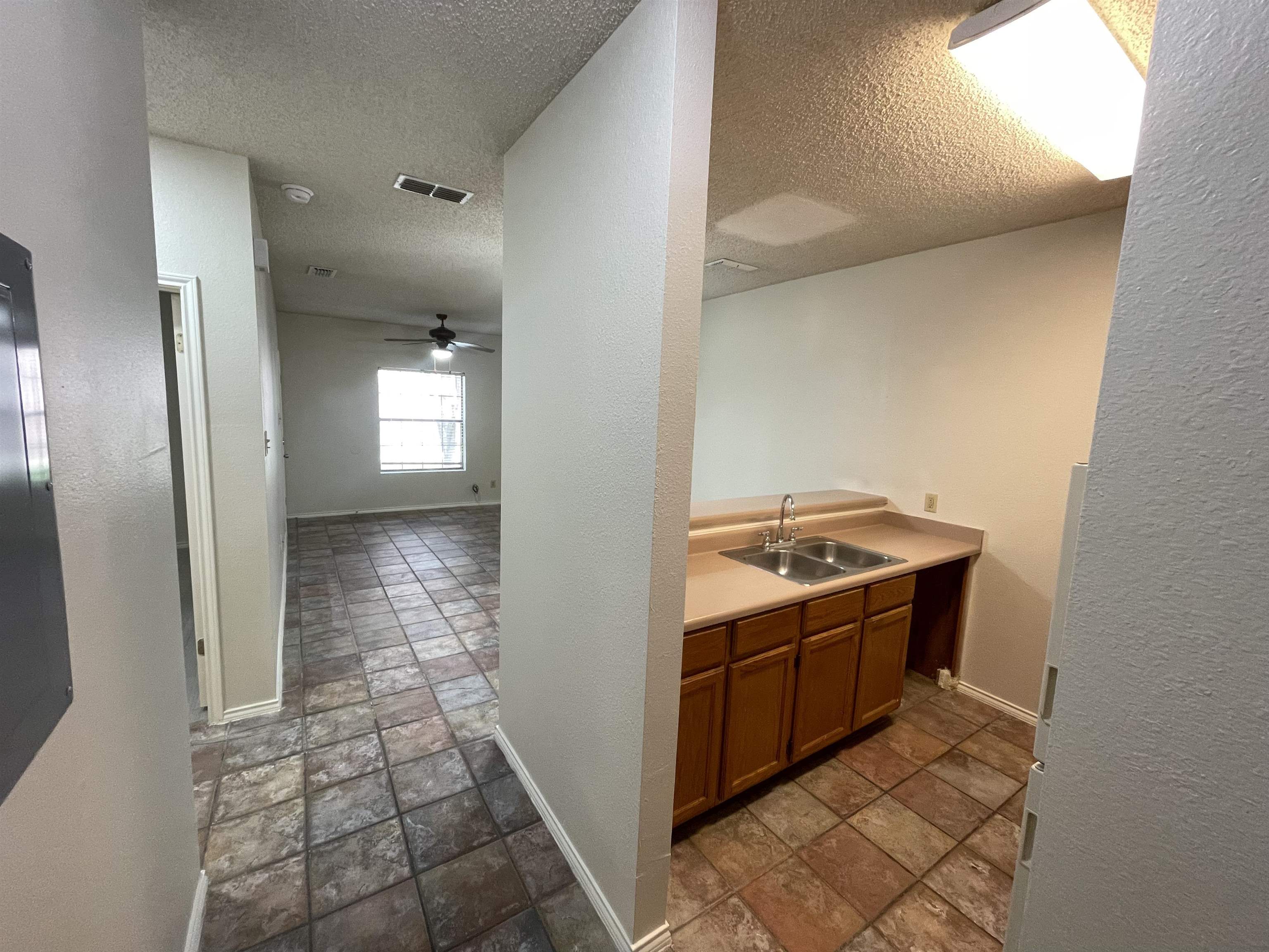 511 Shiloh Dr 16 Property Photo 3