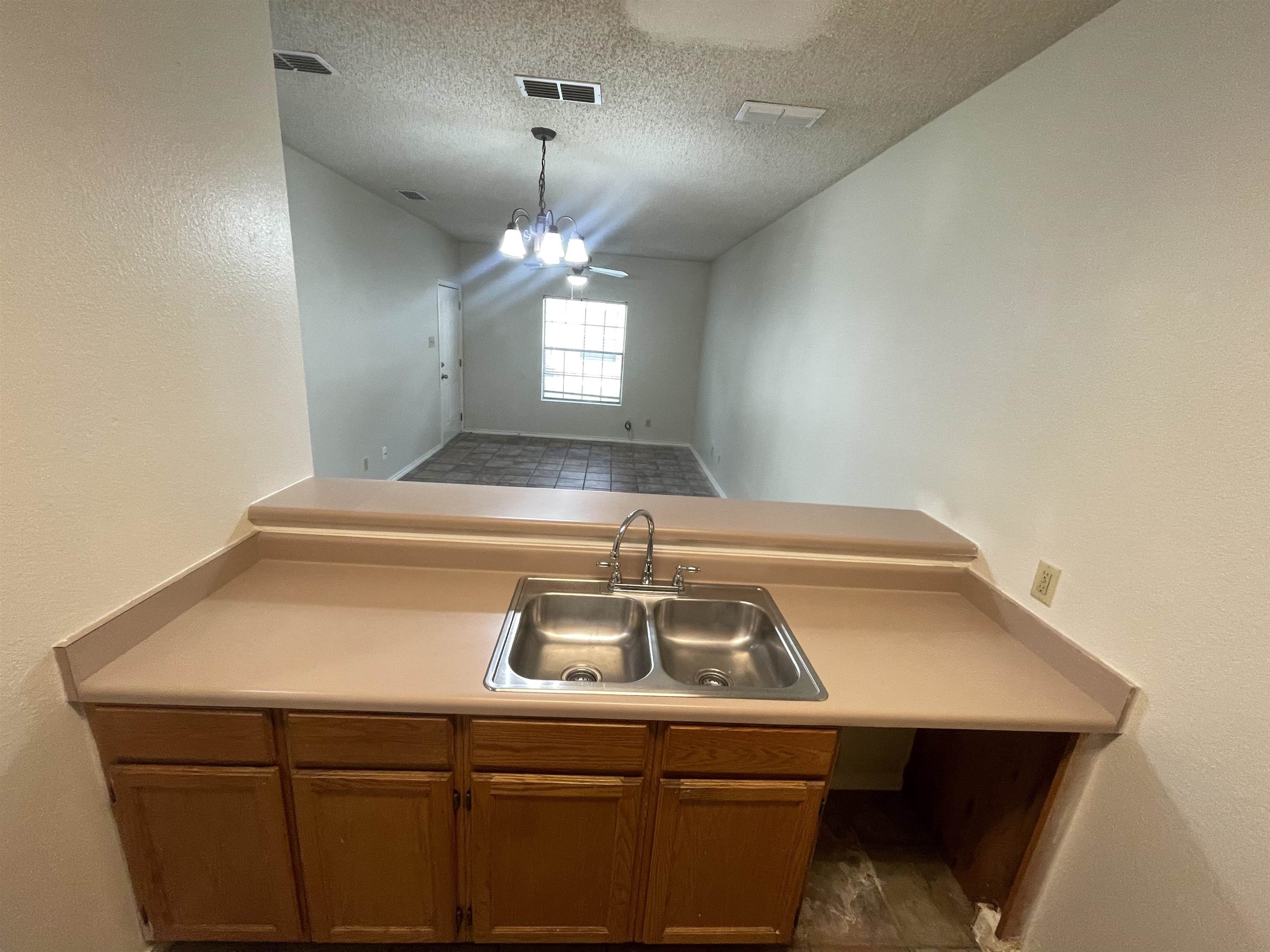 511 Shiloh Dr 16 Property Photo 5