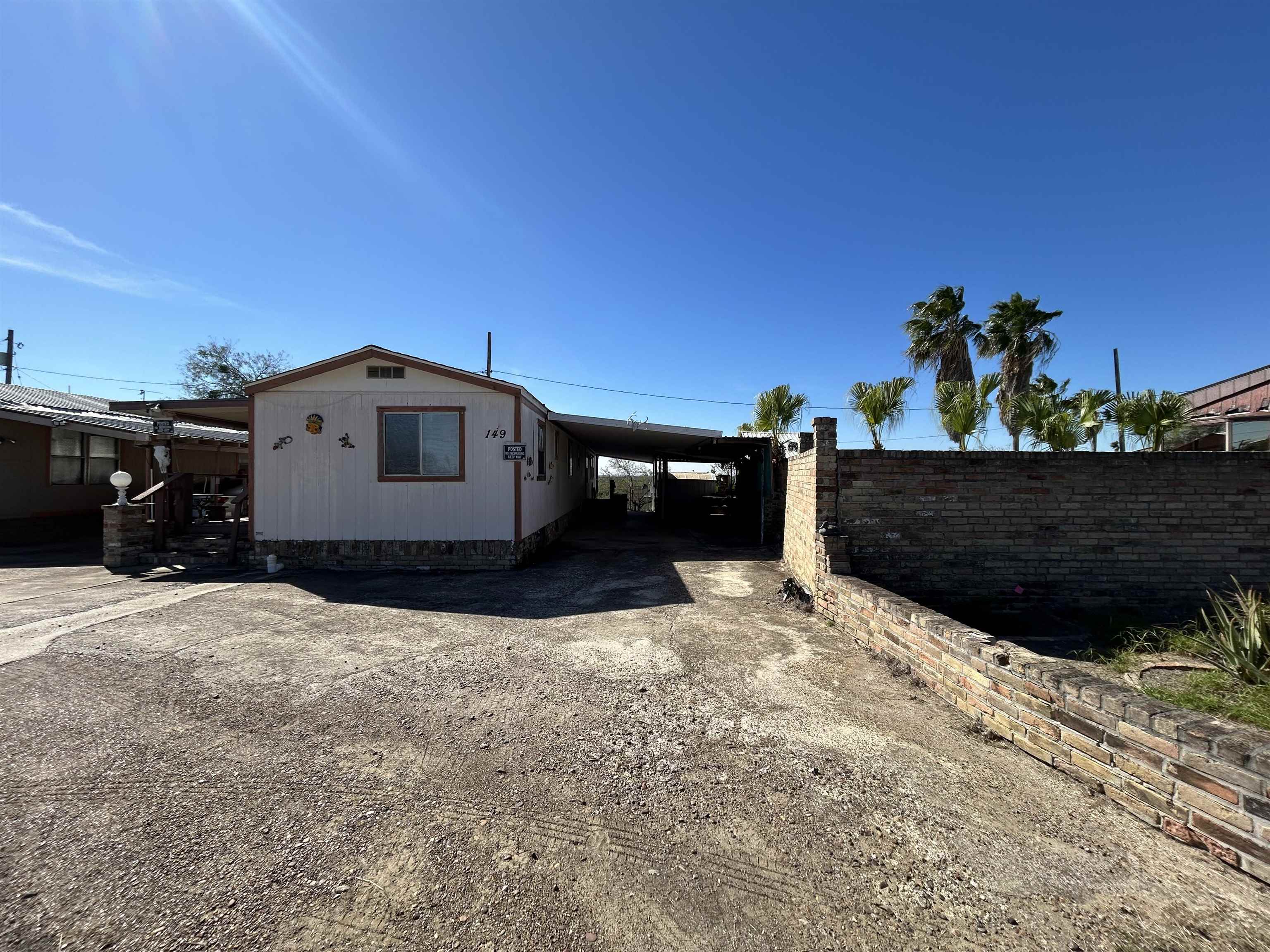 149 Palm Place Property Photo 3