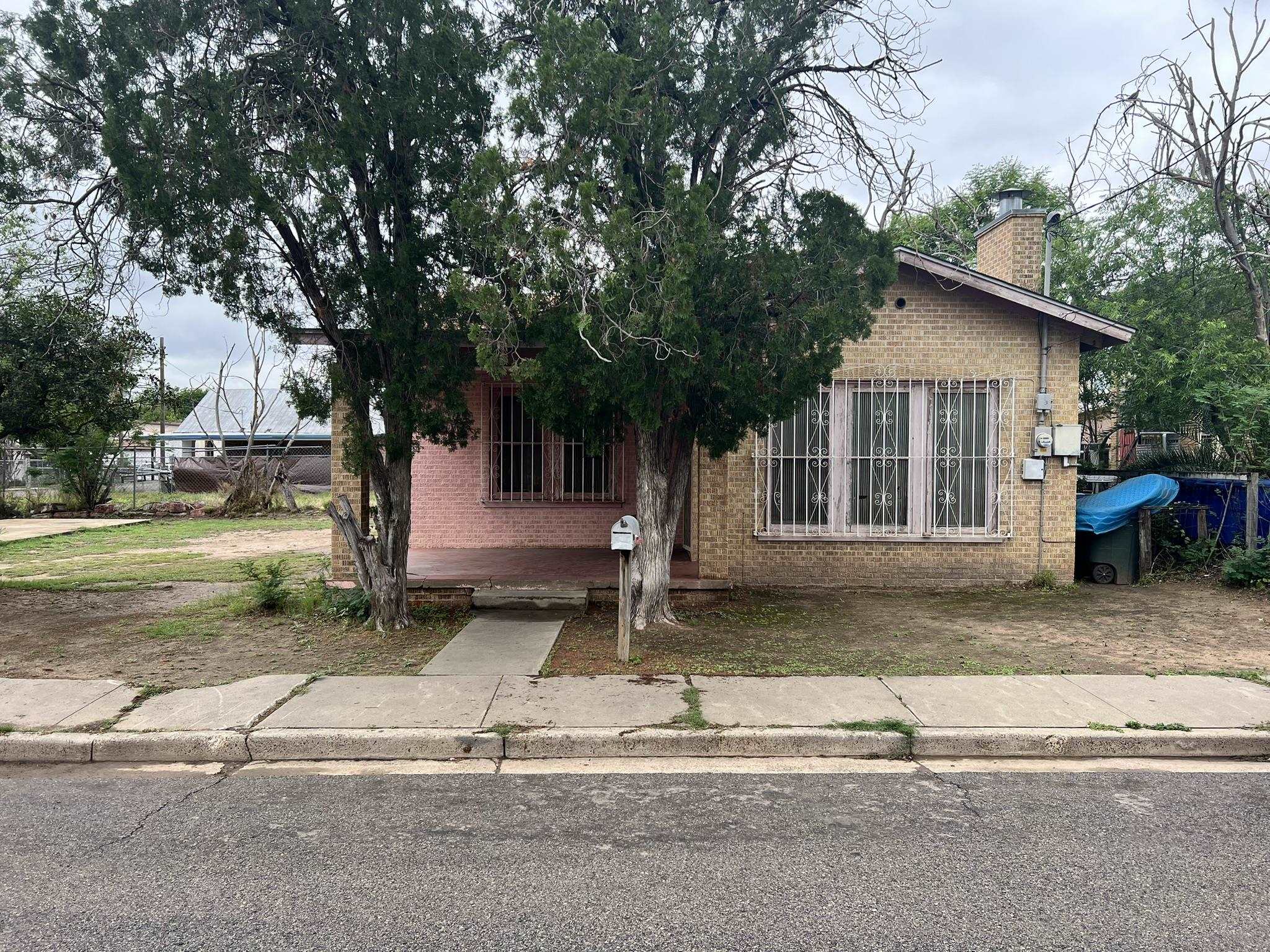 610 Santa Cleotilde Ave Property Photo 1