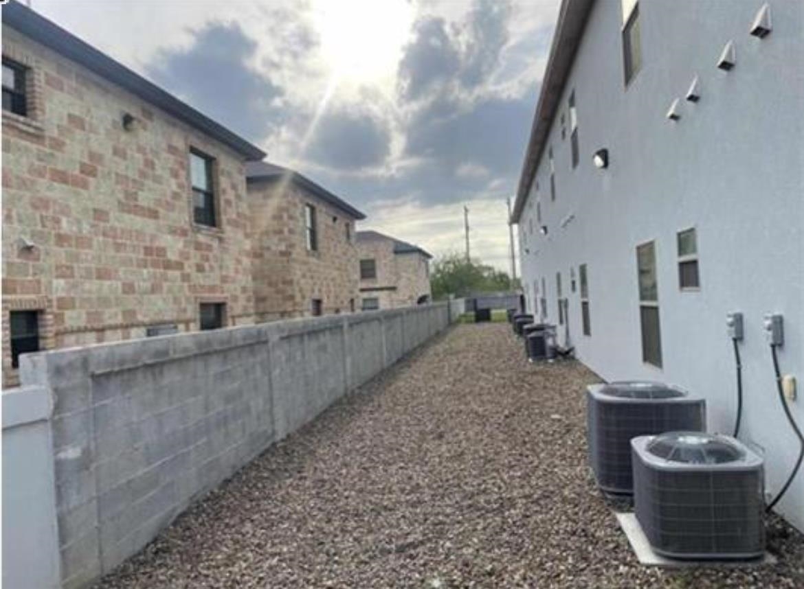 7608 Rocio Dr 3 Property Photo 10