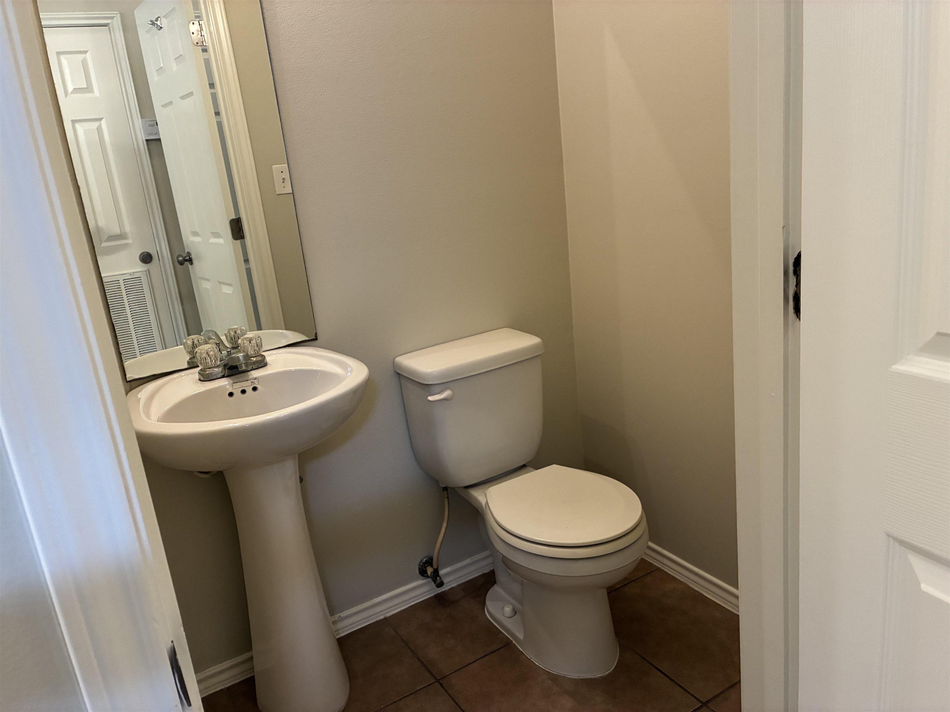 5402 Marcella Ave #102a Property Photo 12
