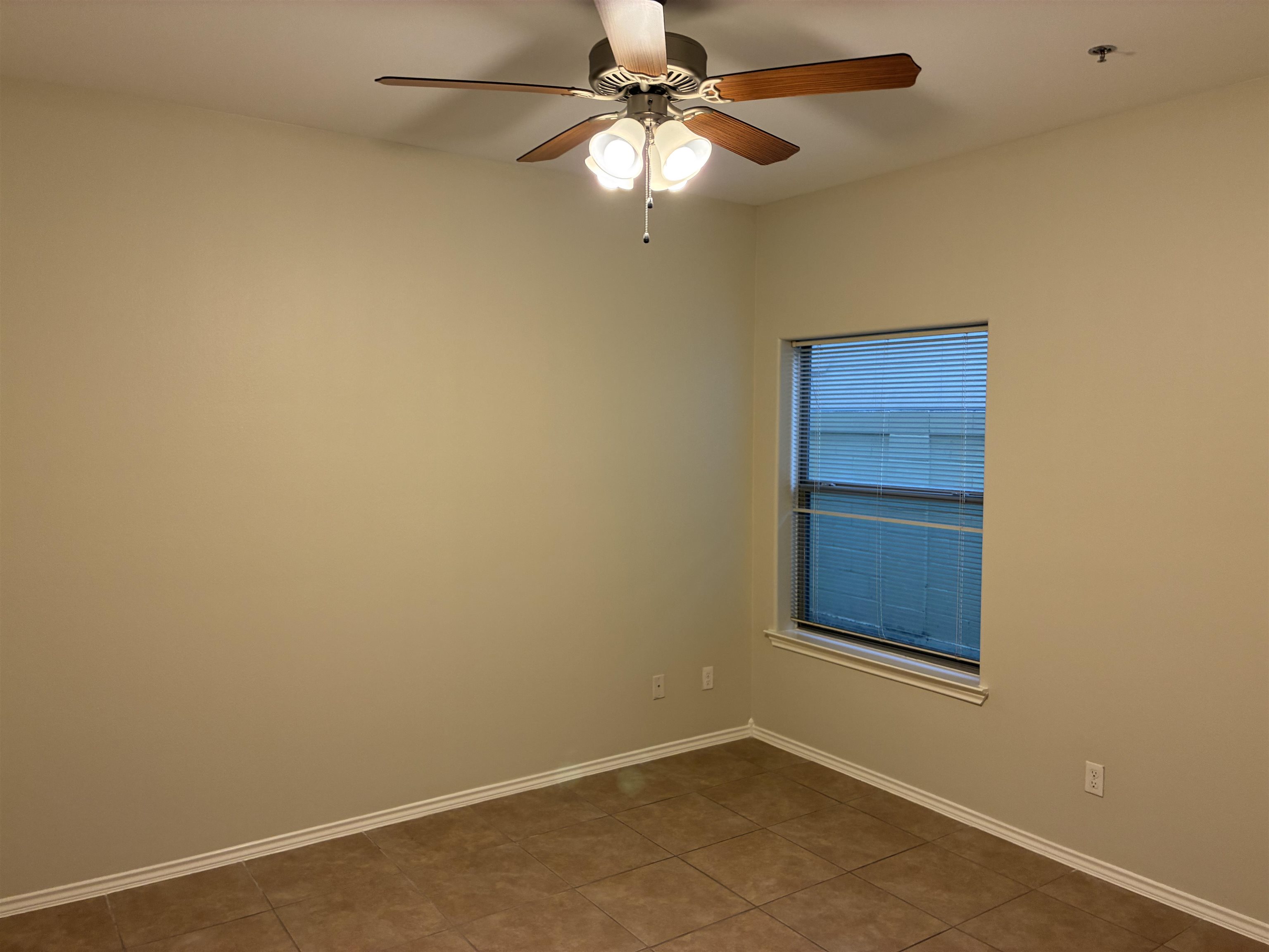 5402 Marcella Ave #102a Property Photo 15