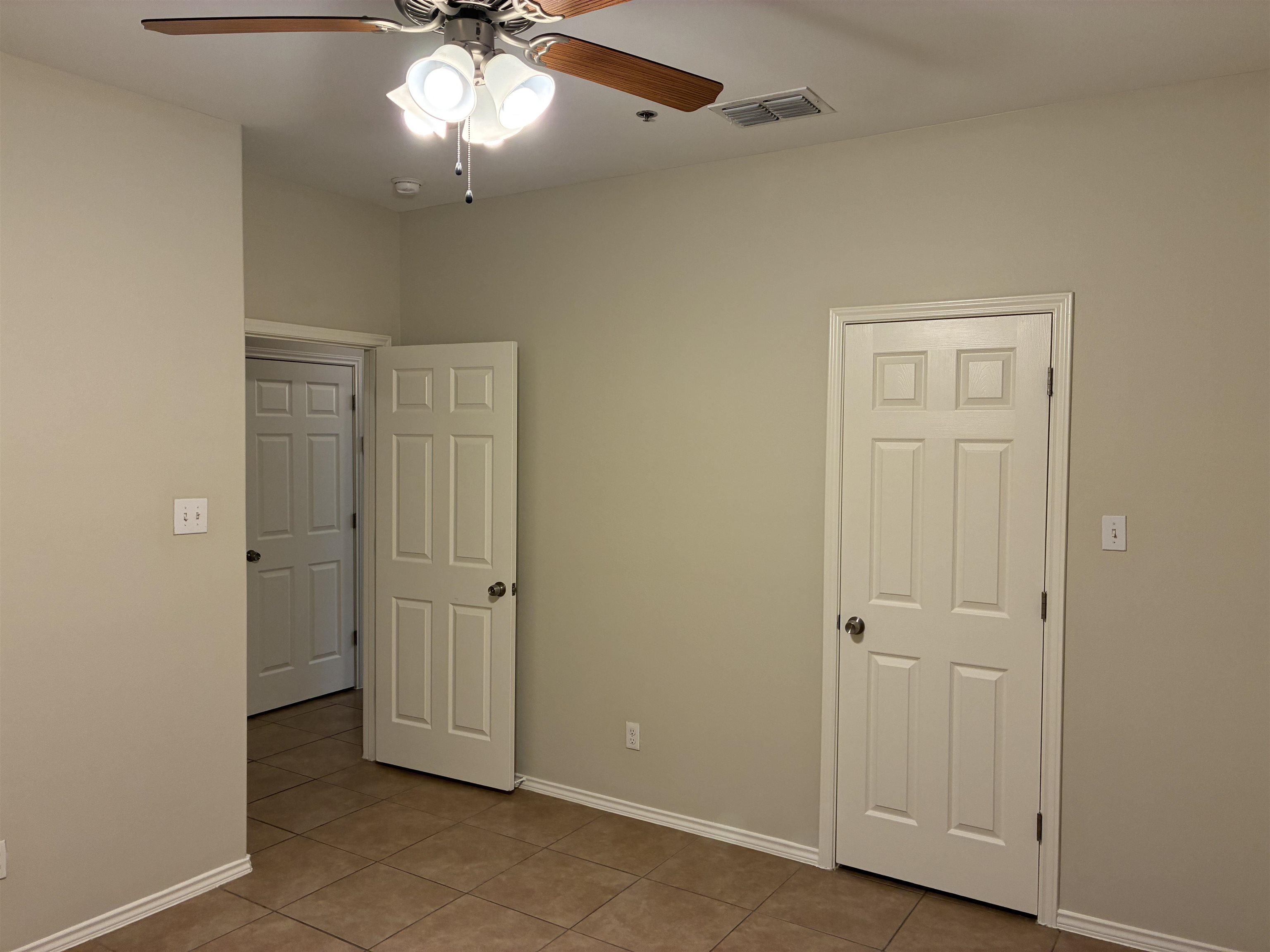 5402 Marcella Ave #102a Property Photo 18