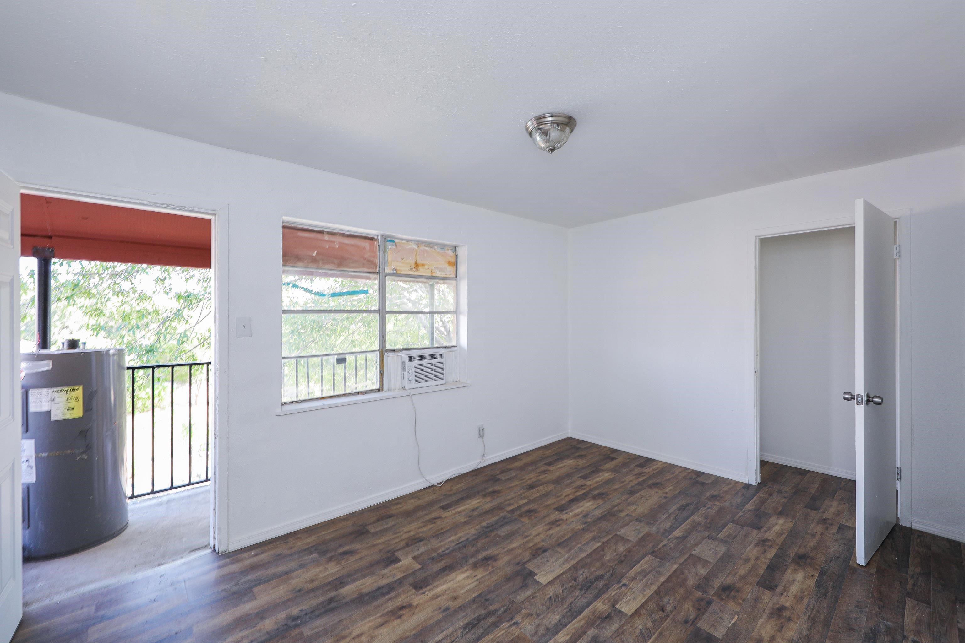 1001 Reynolds St 8 Property Photo 14