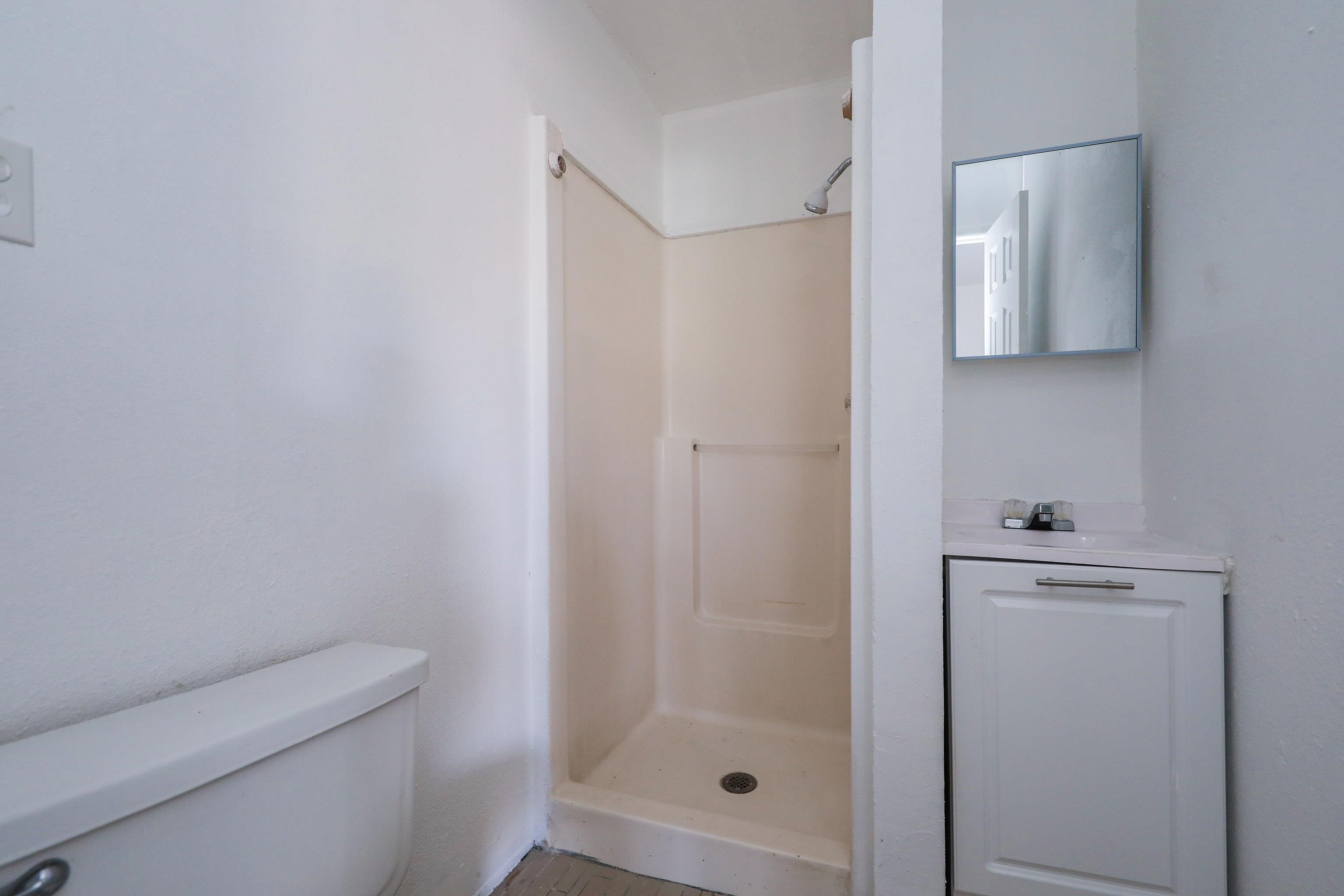 1001 Reynolds St 8 Property Photo 16
