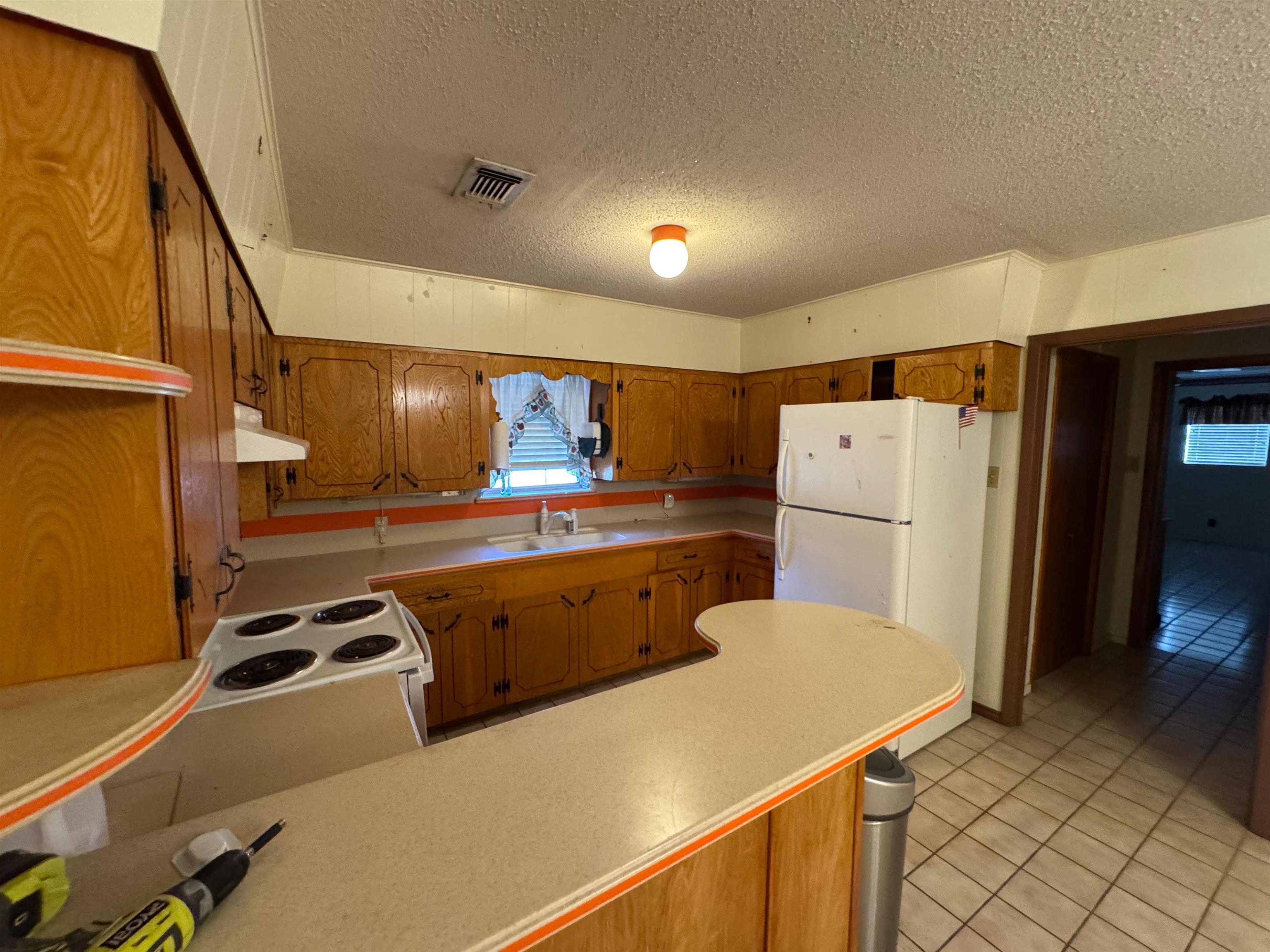 703 W Viggo St Property Photo 8