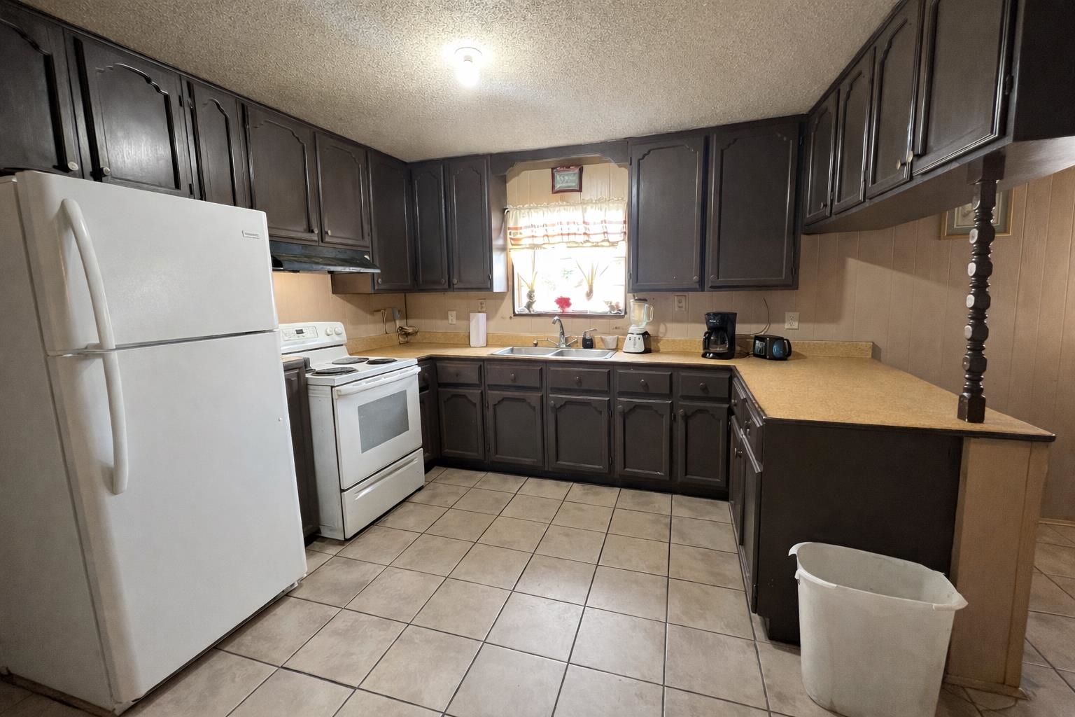 1702 Elm St Property Photo 10