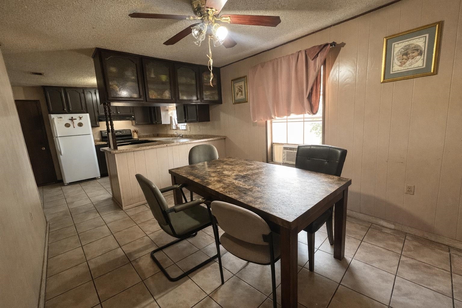 1702 Elm St Property Photo 11