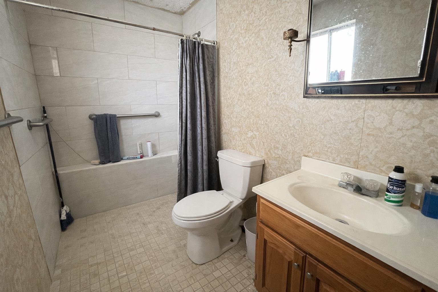 1702 Elm St Property Photo 13