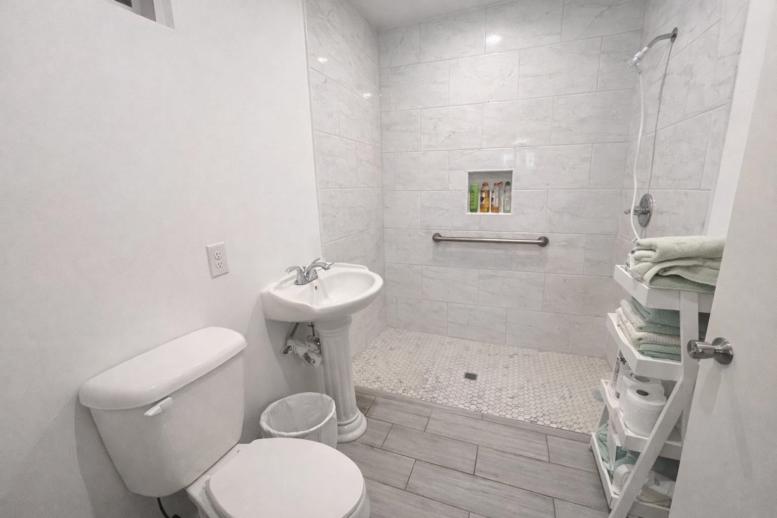 1702 Elm St Property Photo 23