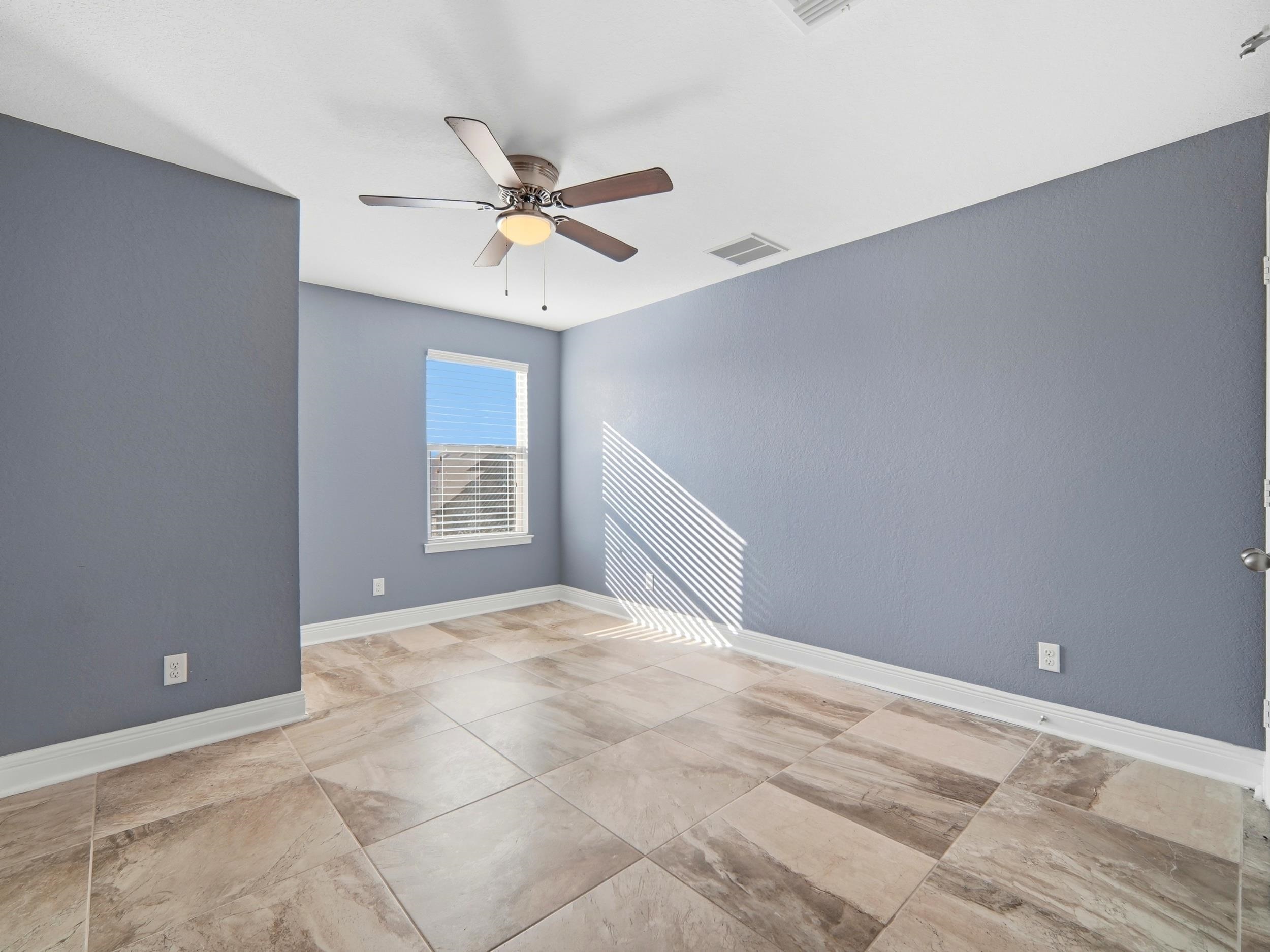 4431 Oak Roset Property Photo 18