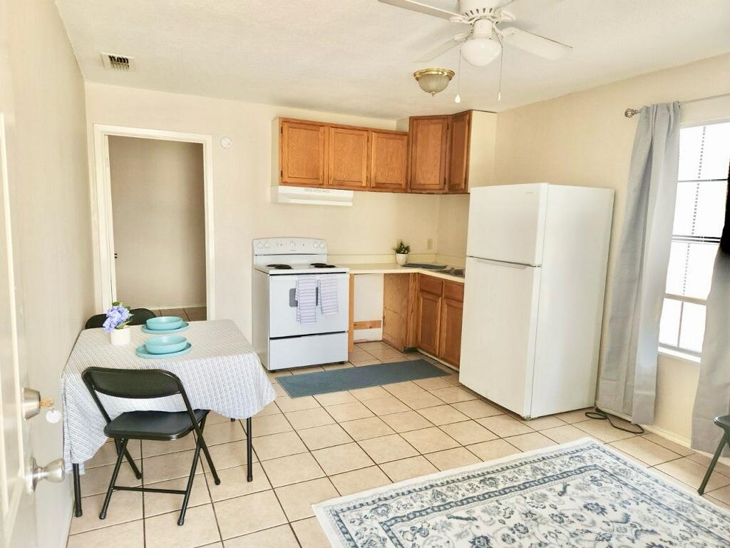 1420 Juarez Ave 7 Property Photo 8