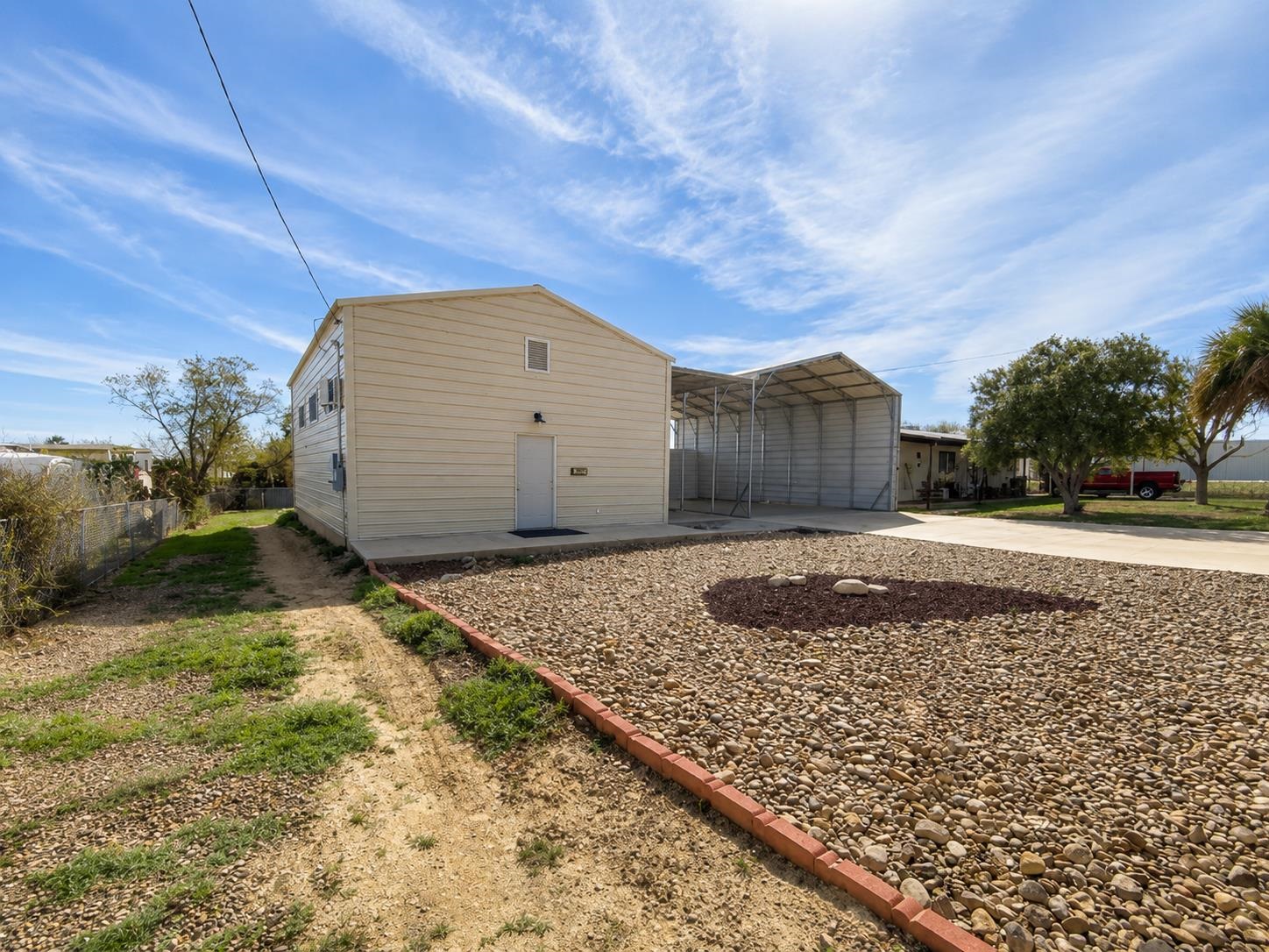 104 Overview Dr Property Photo 3
