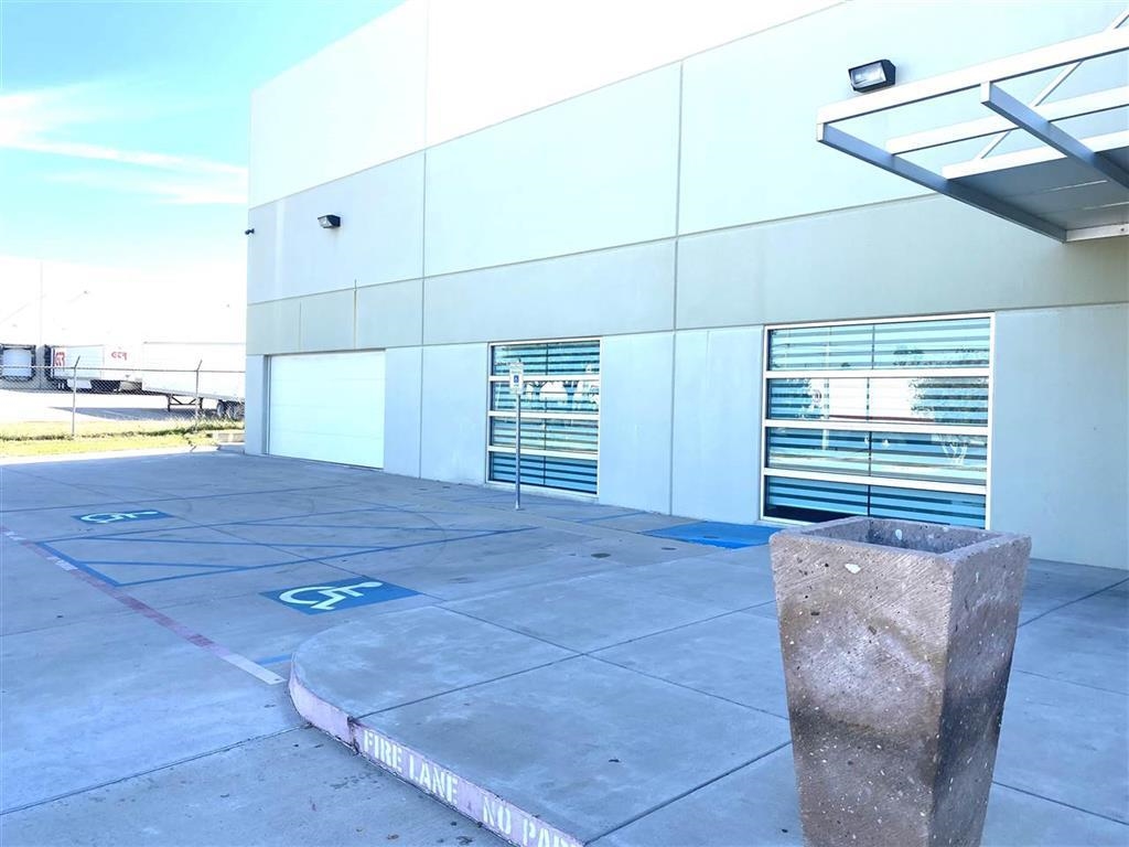 405 Logistic Dr Property Photo 7
