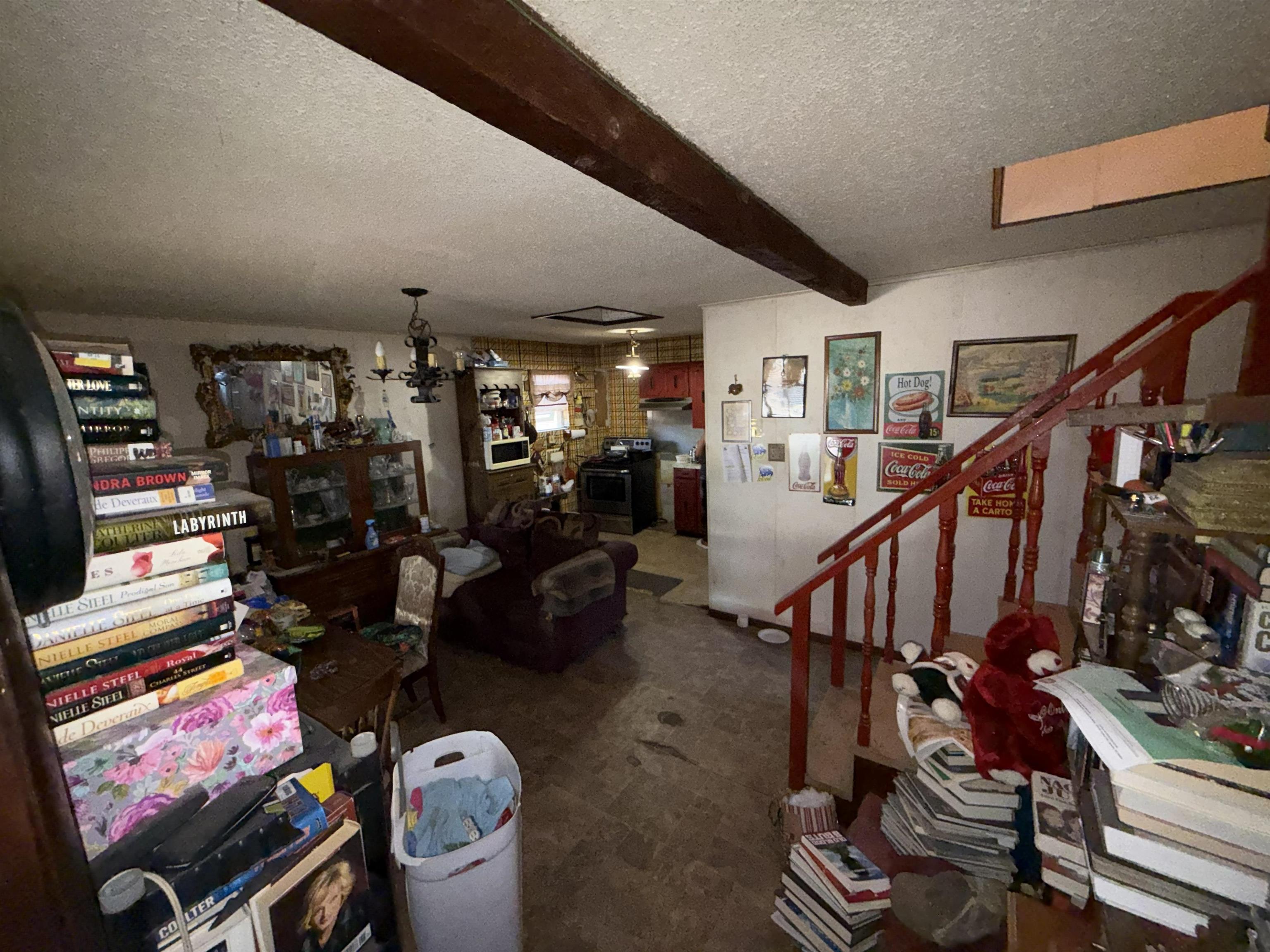 404 W Plum St Property Photo 12