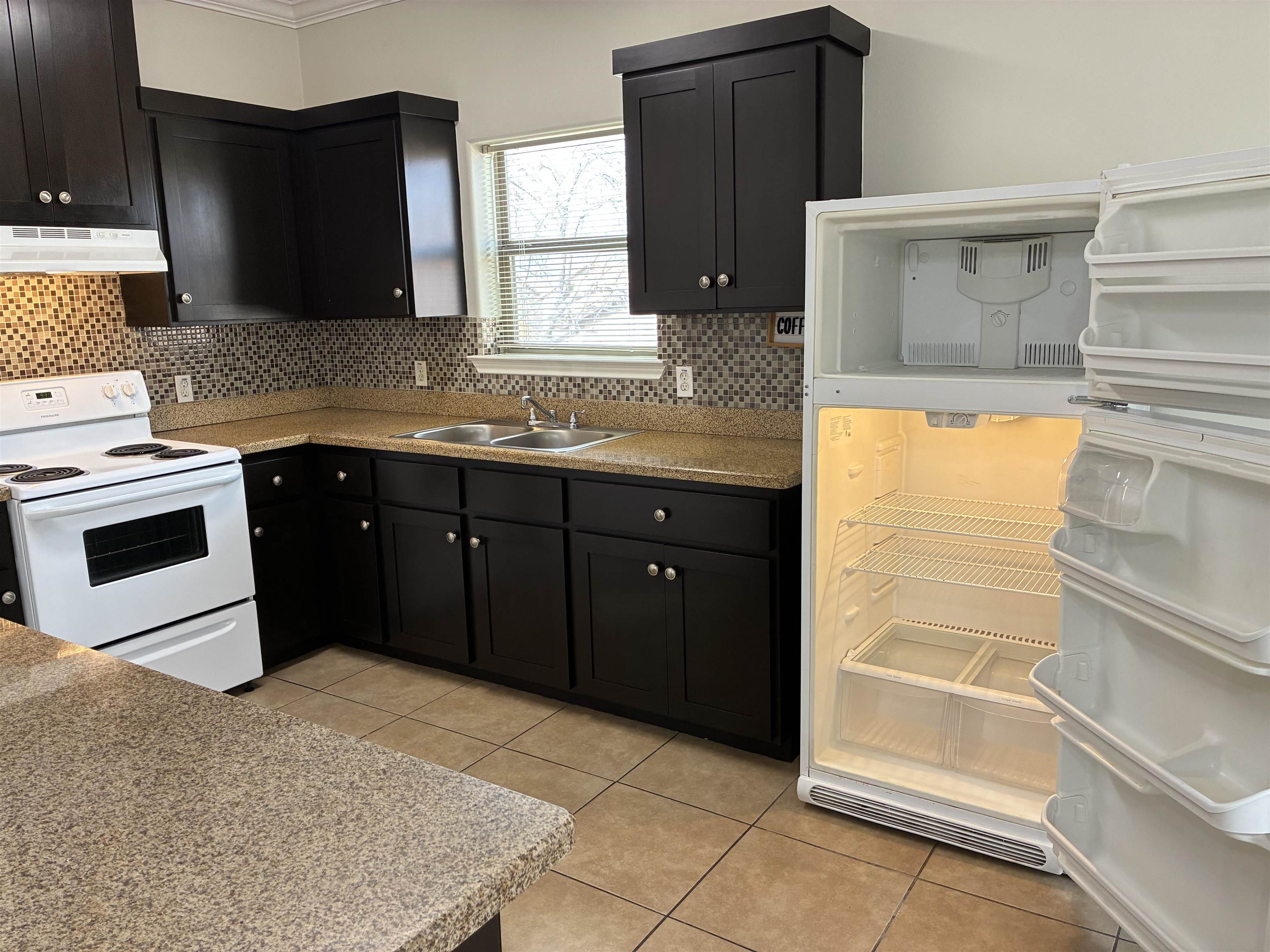 5402 Marcella Ave #209b Property Photo 7
