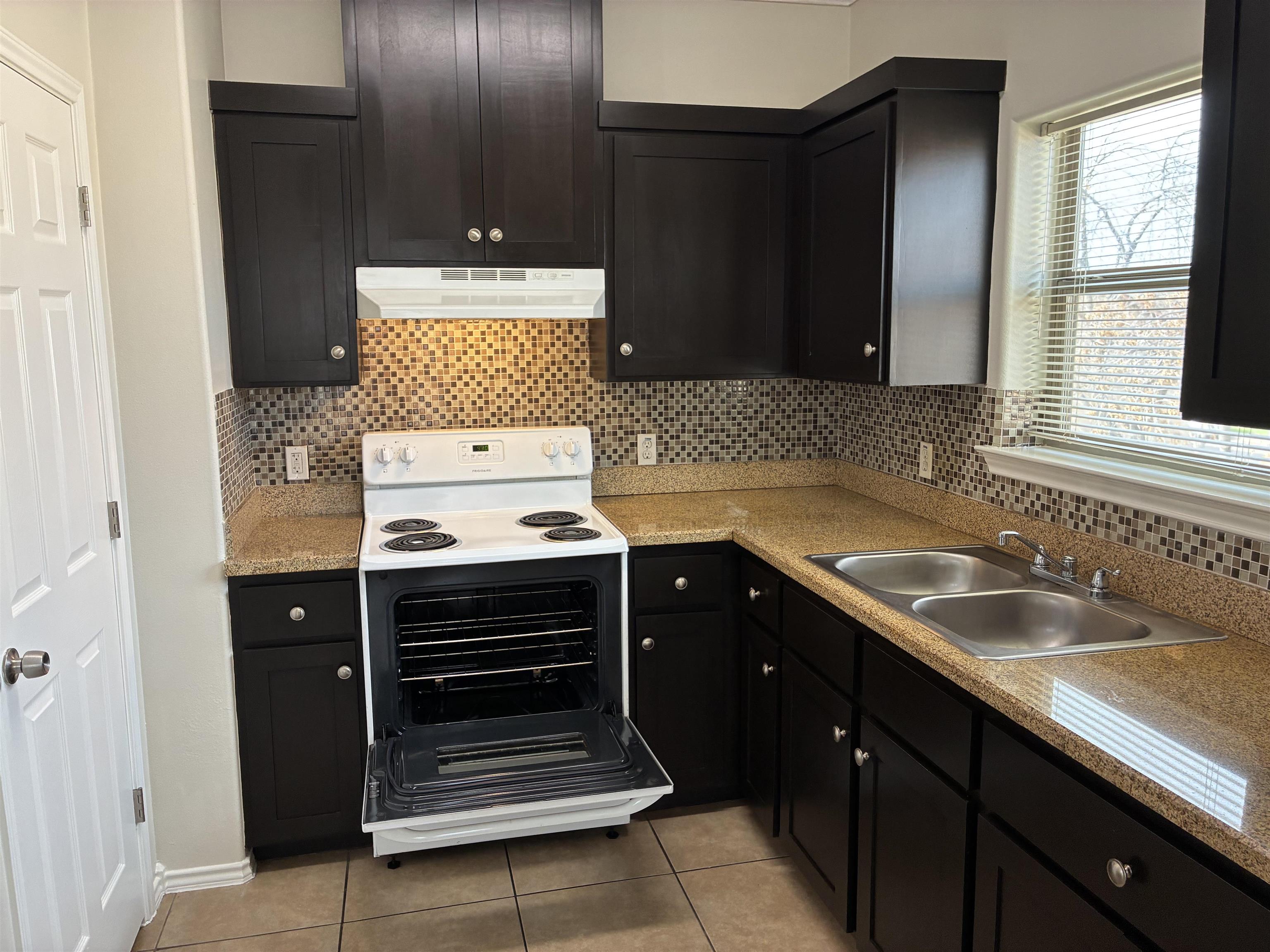 5402 Marcella Ave #209b Property Photo 8