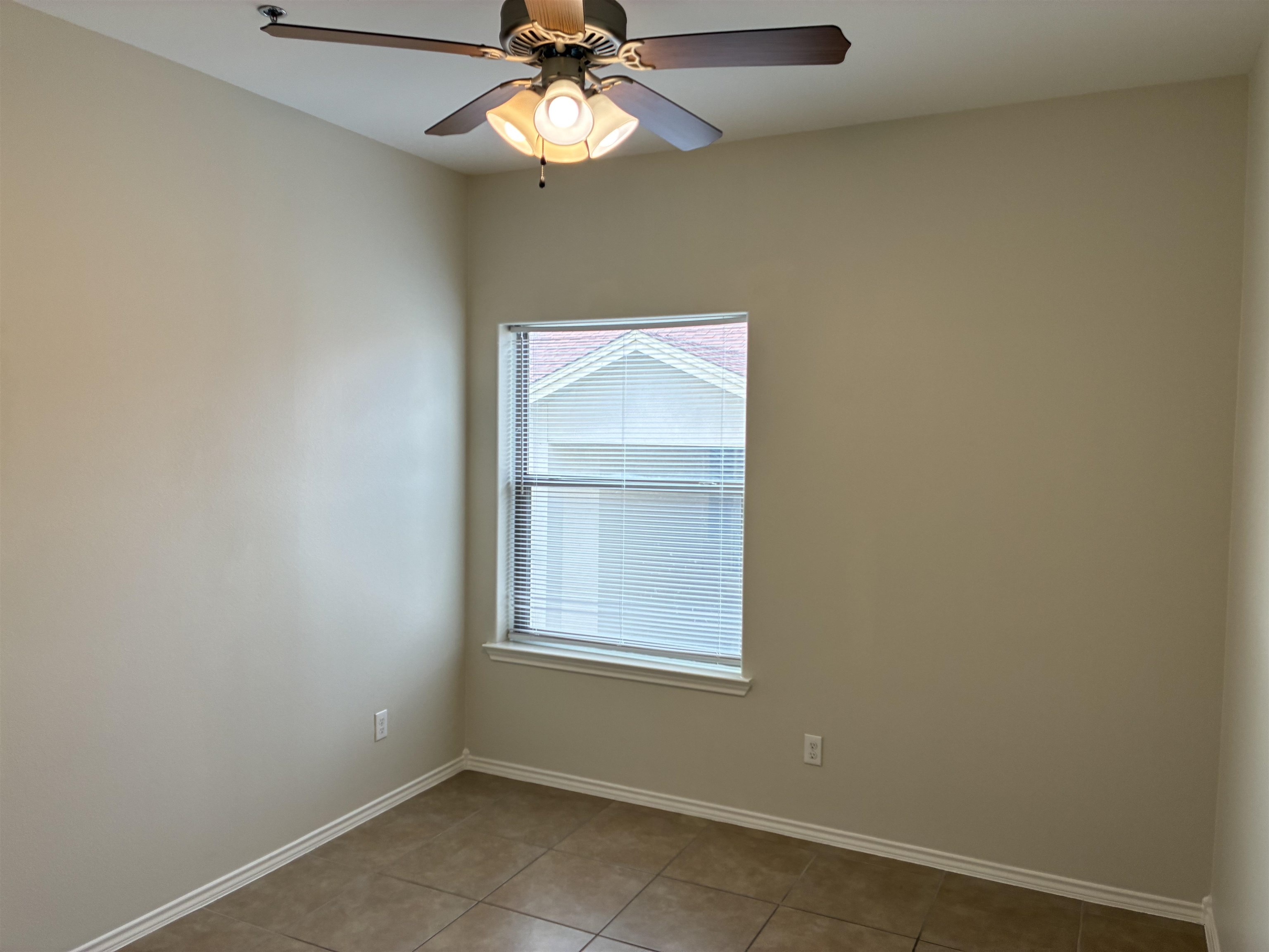 5402 Marcella Ave #209b Property Photo 18