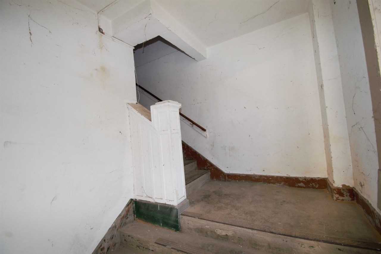 419 Flores Ave Property Photo 5