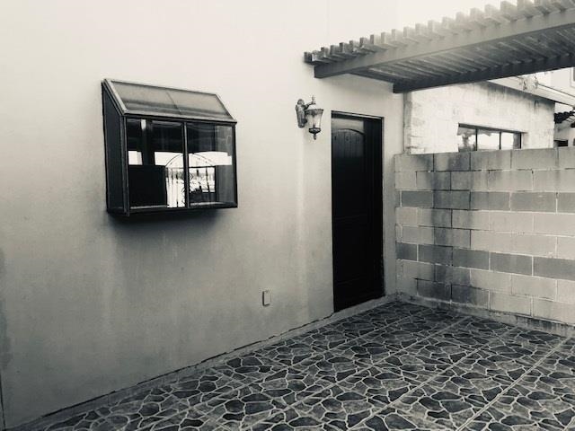 1609 Saldana Ave 327 Property Photo 3