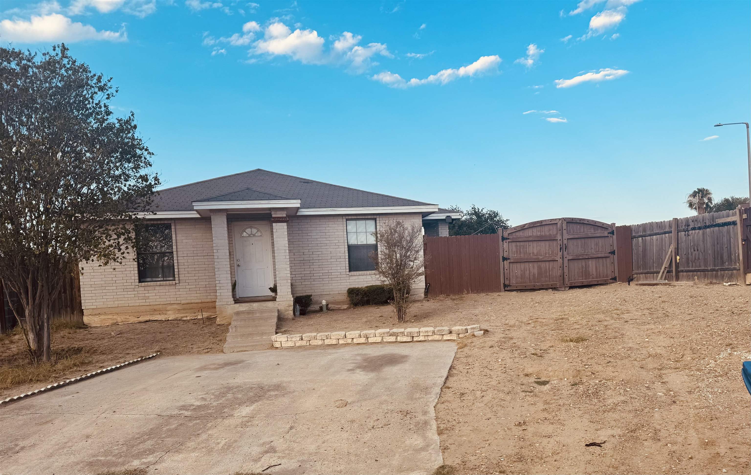 3920 Sand Creek Ct Property Photo 1