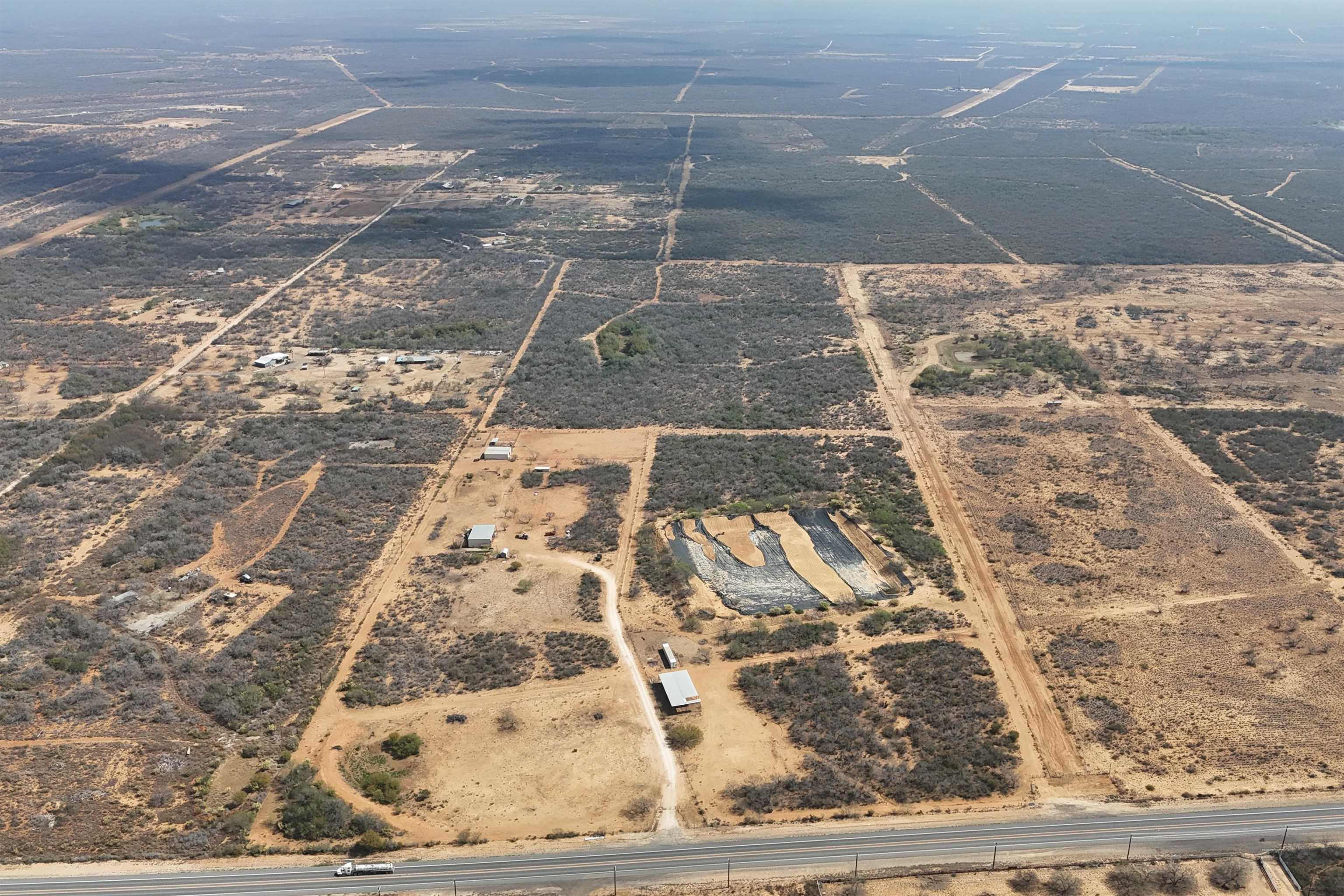 20545 N Us Highway 83 Property Photo 1