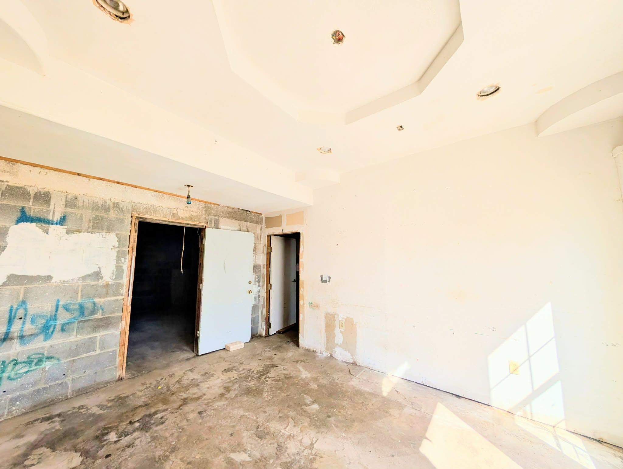 222 Barrera Rd Property Photo 4