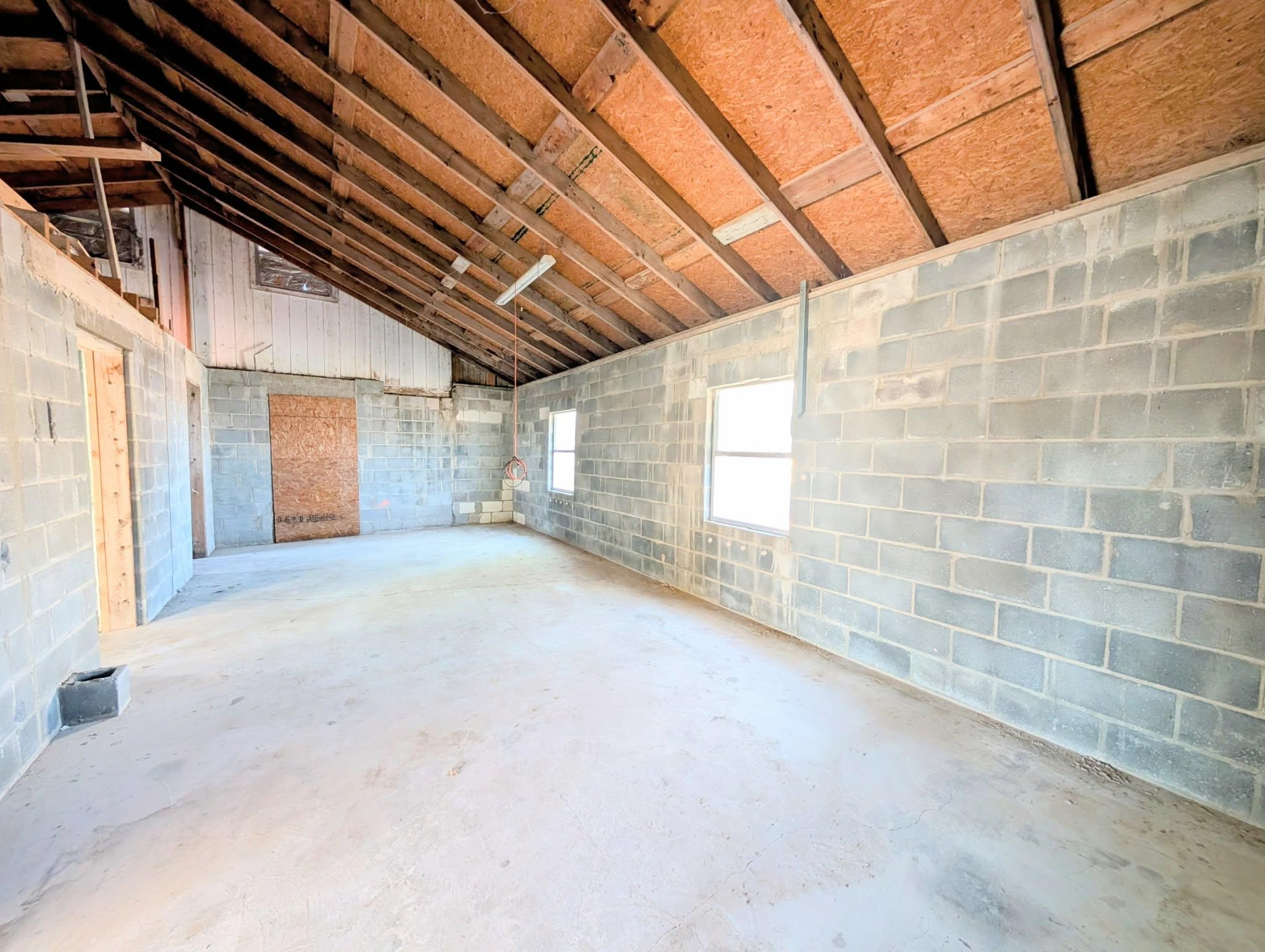 222 Barrera Rd Property Photo 7