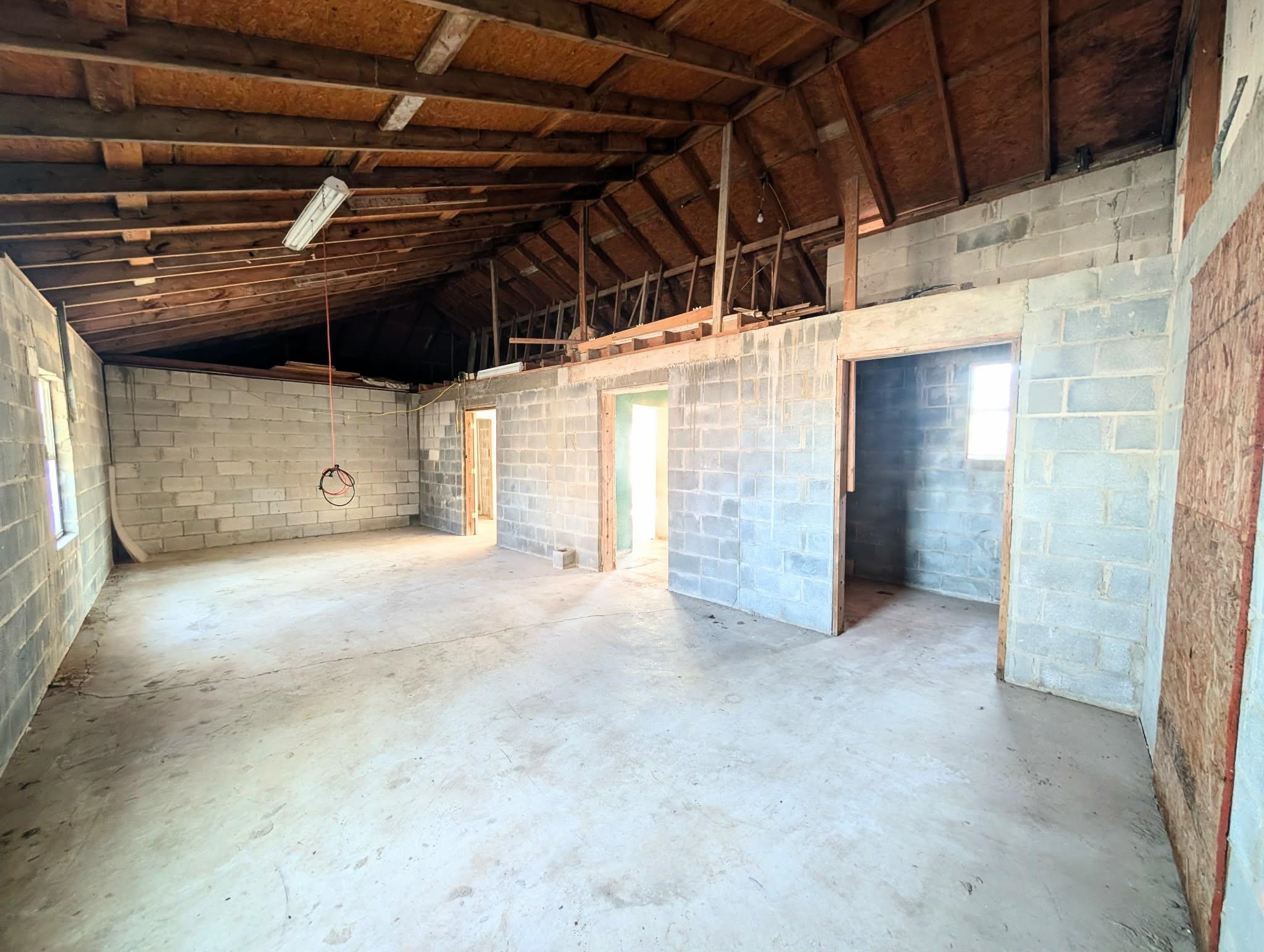222 Barrera Rd Property Photo 8