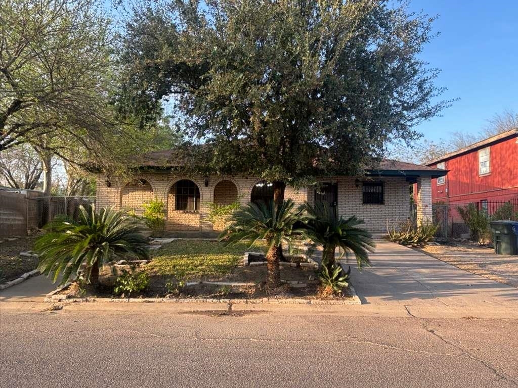 224 S Espana Dr. Property Photo 1