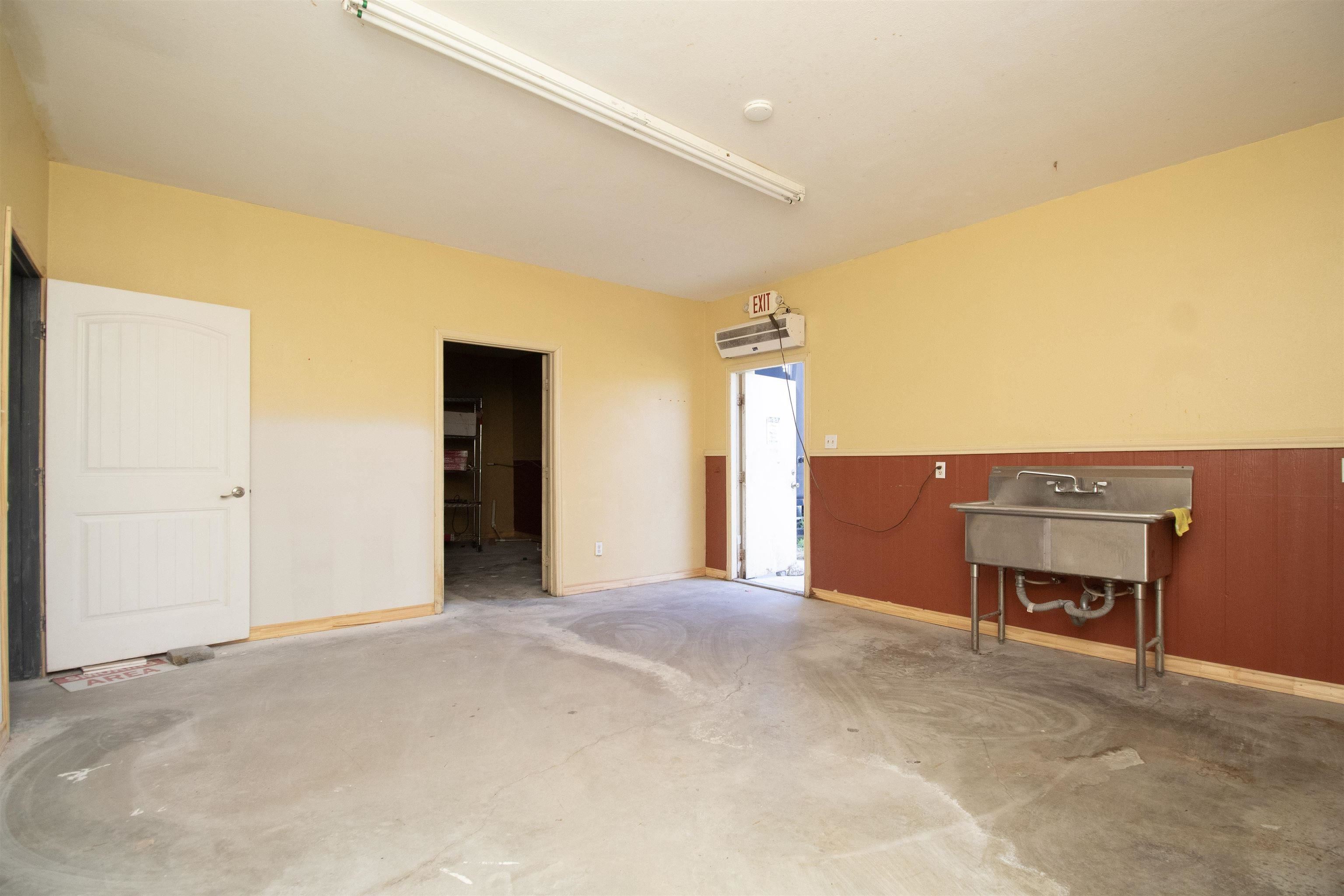 5029 S U.s. Hwy 83 Property Photo 16