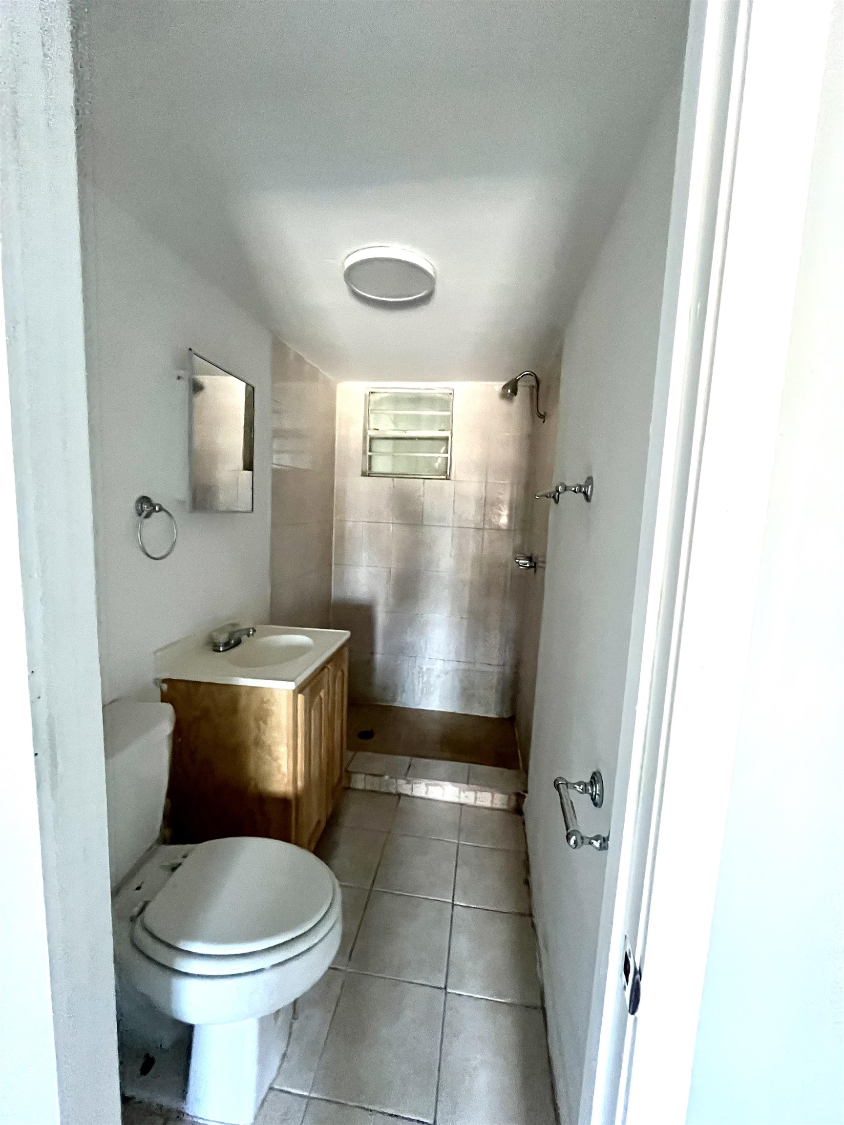 1619 Convent Ave Property Photo 6