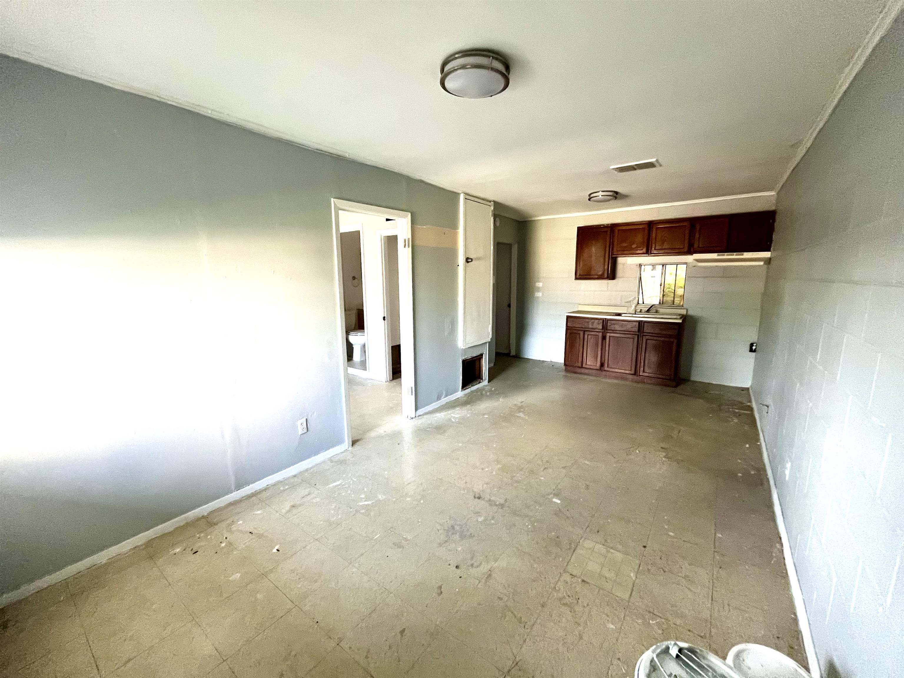 1619 Convent Ave Property Photo 12