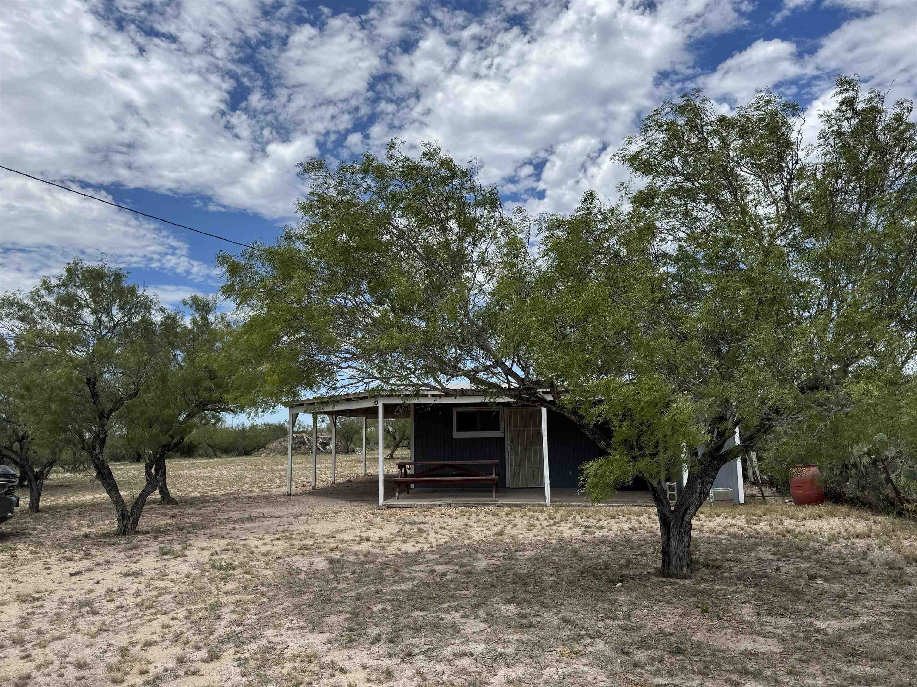 311 Los Arcos Rd. Property Photo 4