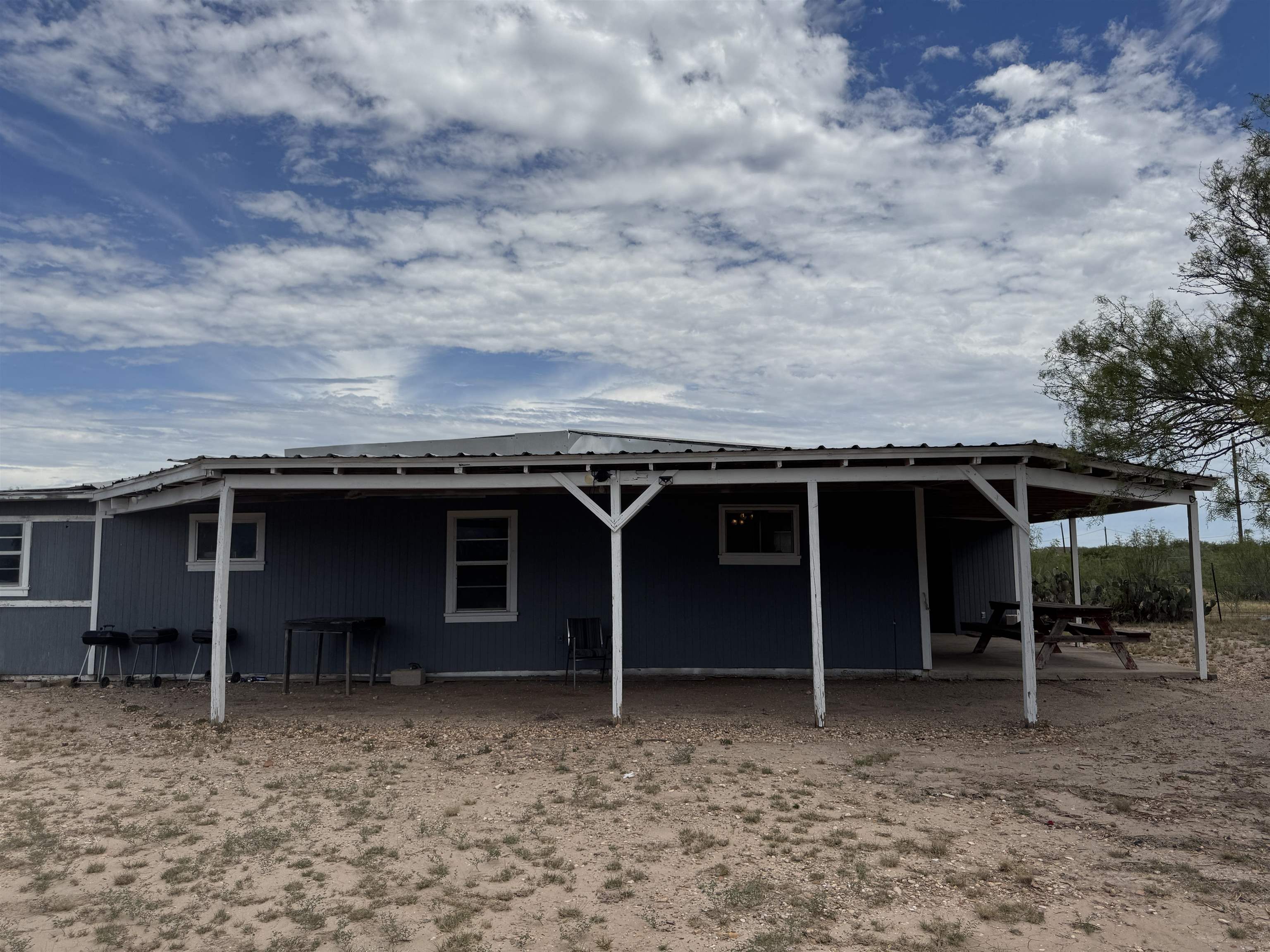 311 Los Arcos Rd. Property Photo 7