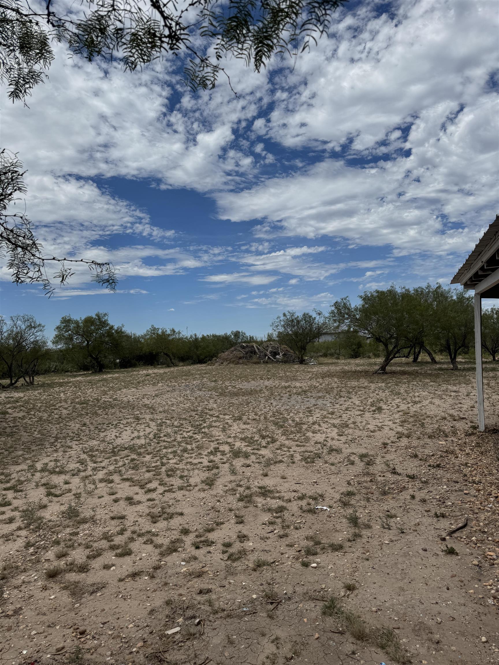 311 Los Arcos Rd. Property Photo 9