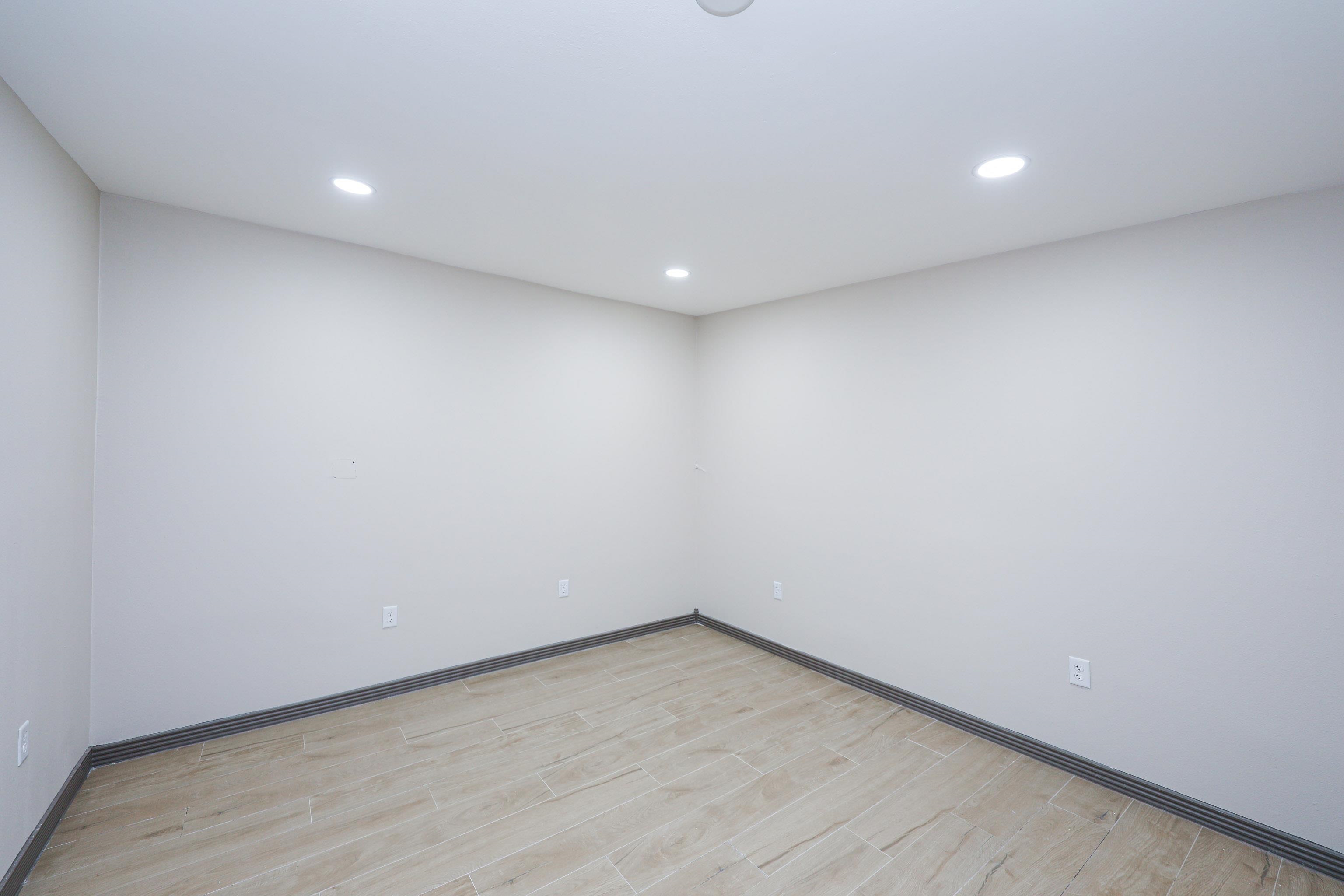 104 E Calton Rd Property Photo 11