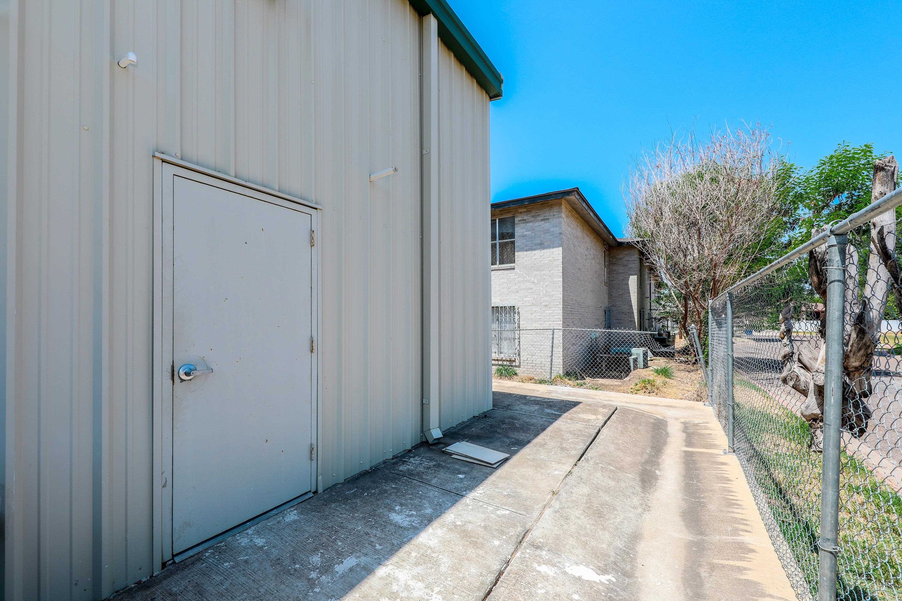 104 E Calton Rd Property Photo 18