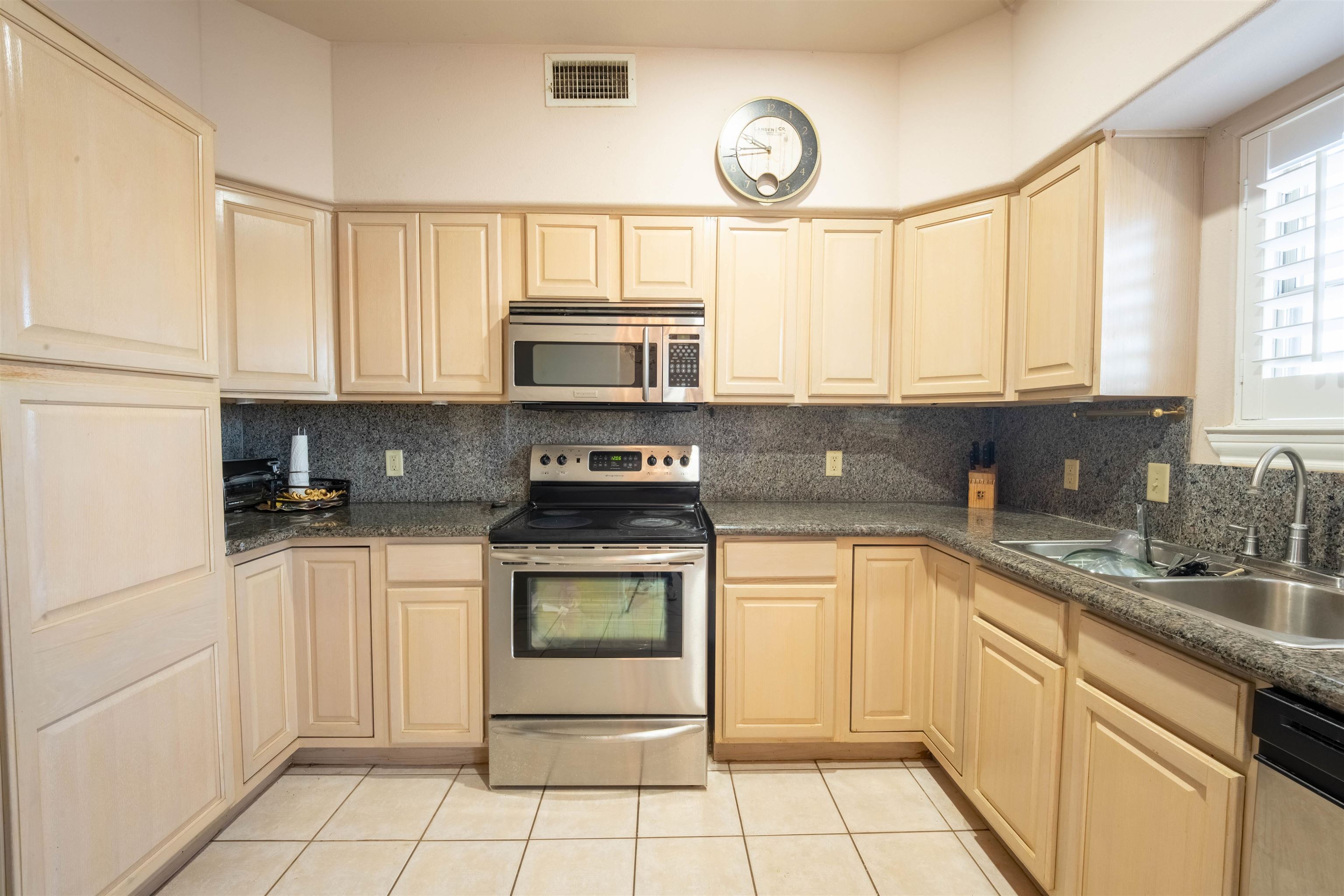 7521 Country Club Dr 106 Property Photo 10