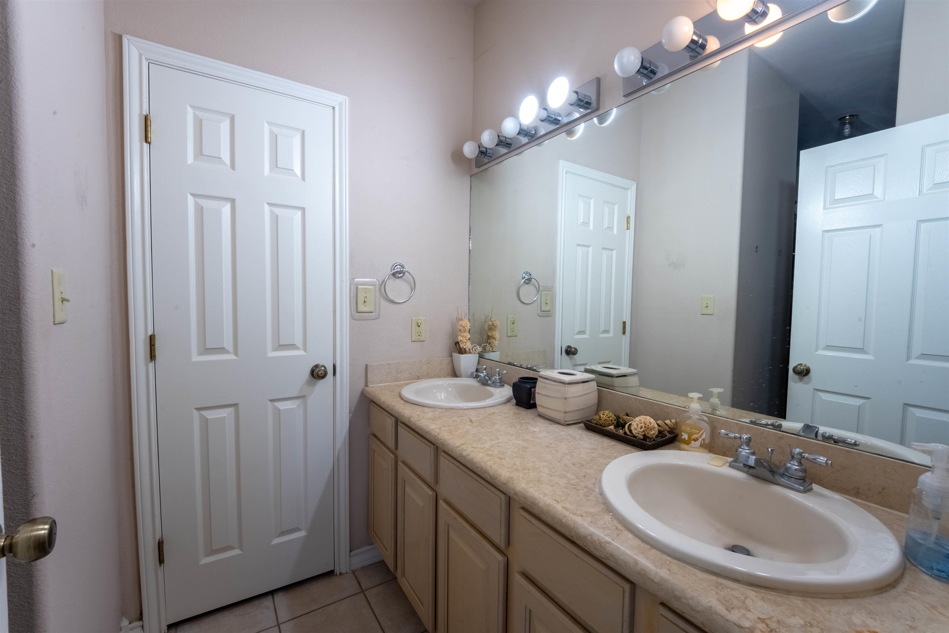 7521 Country Club Dr 106 Property Photo 12