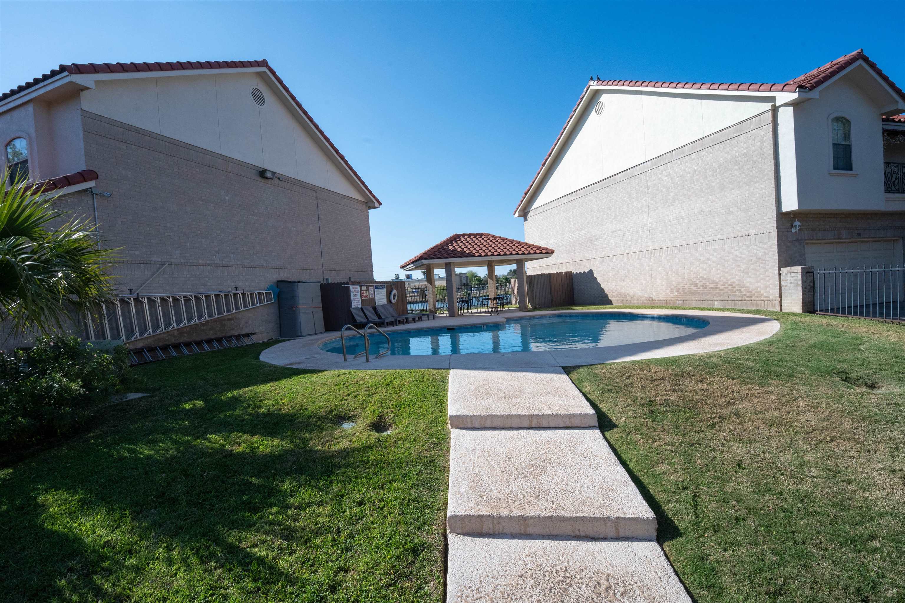 7521 Country Club Dr 106 Property Photo 20