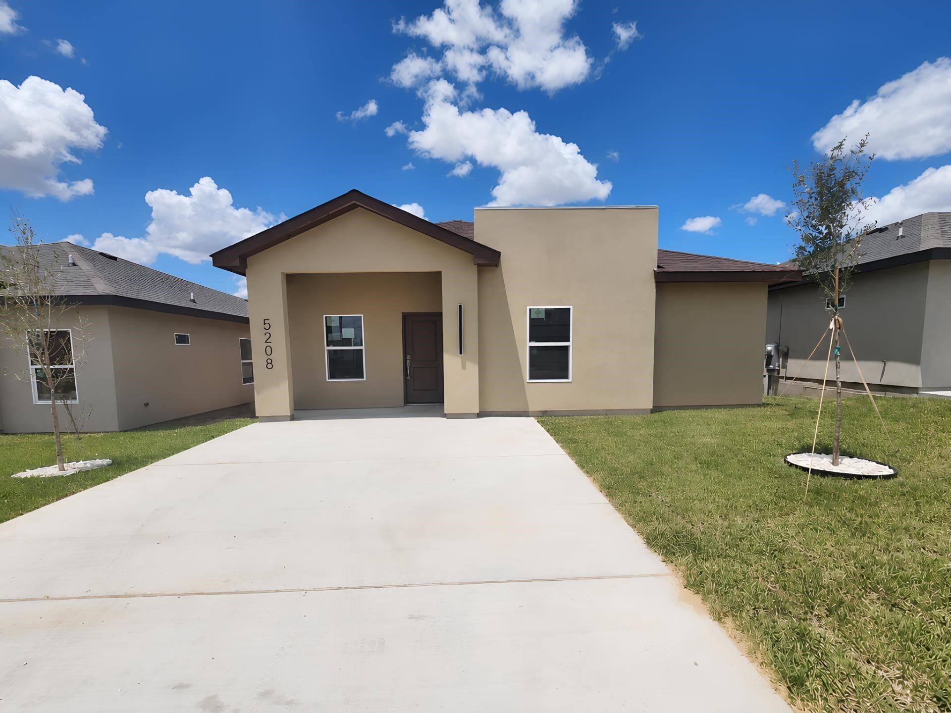 5208 Curuba Dr. Property Photo 1