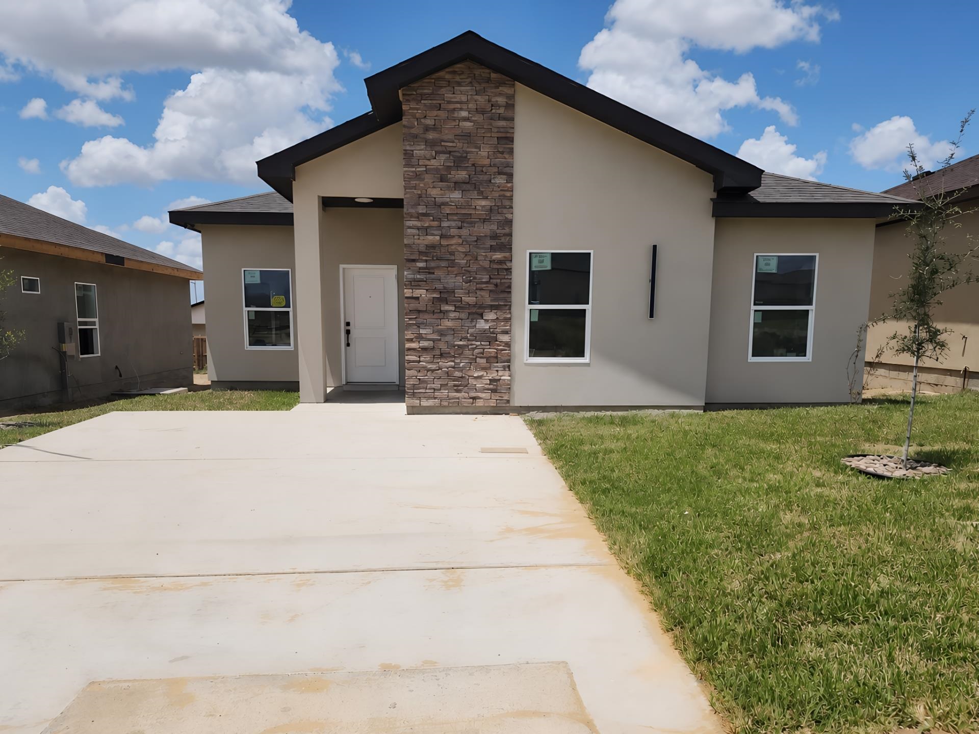 5210 Curuba Dr. Property Photo 1