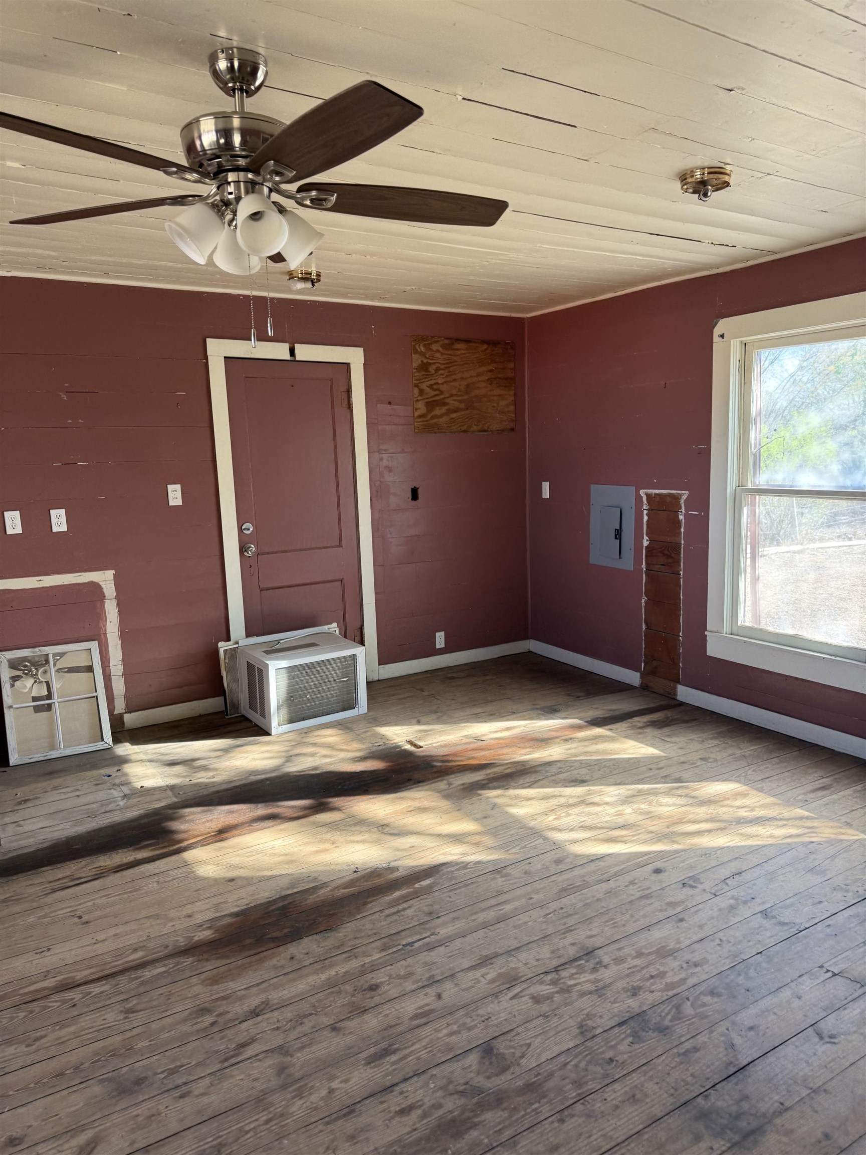 1023 Avenue G Property Photo 11