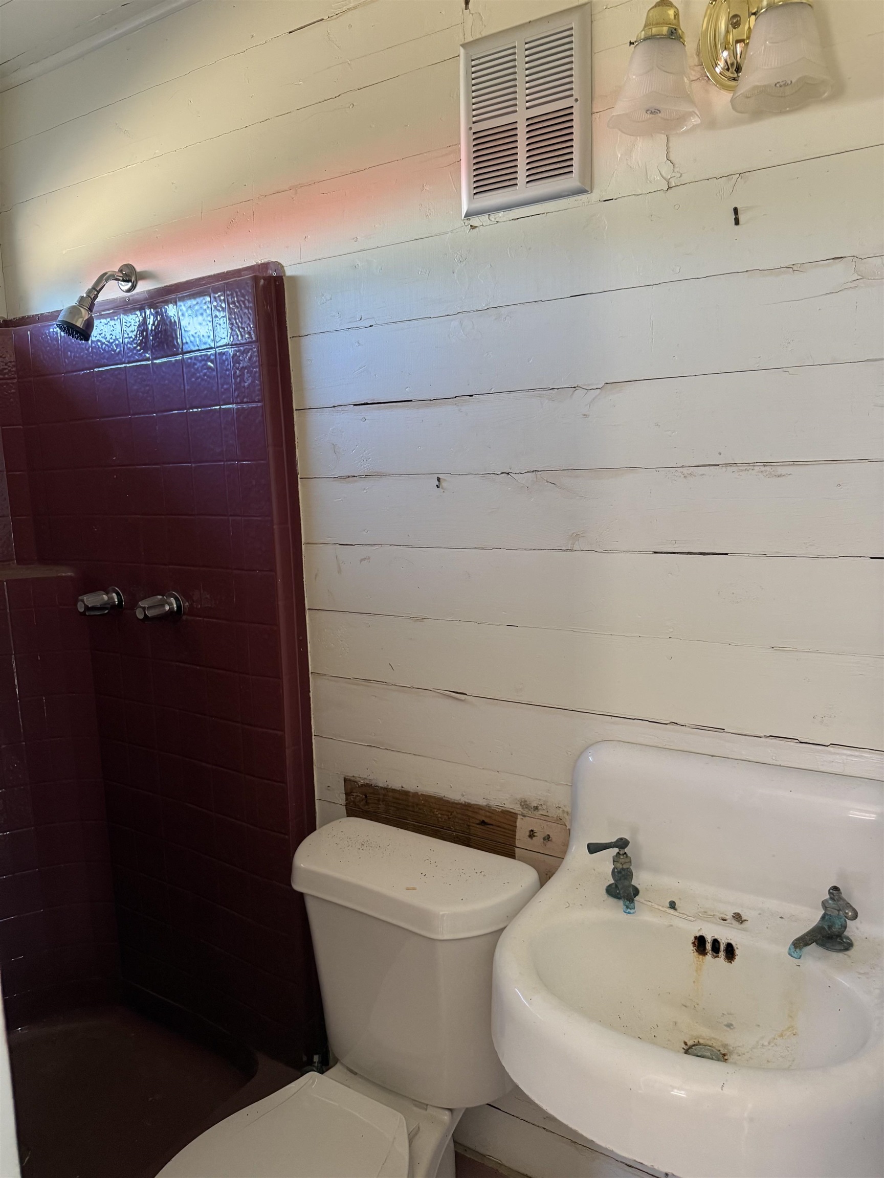 1023 Avenue G Property Photo 13