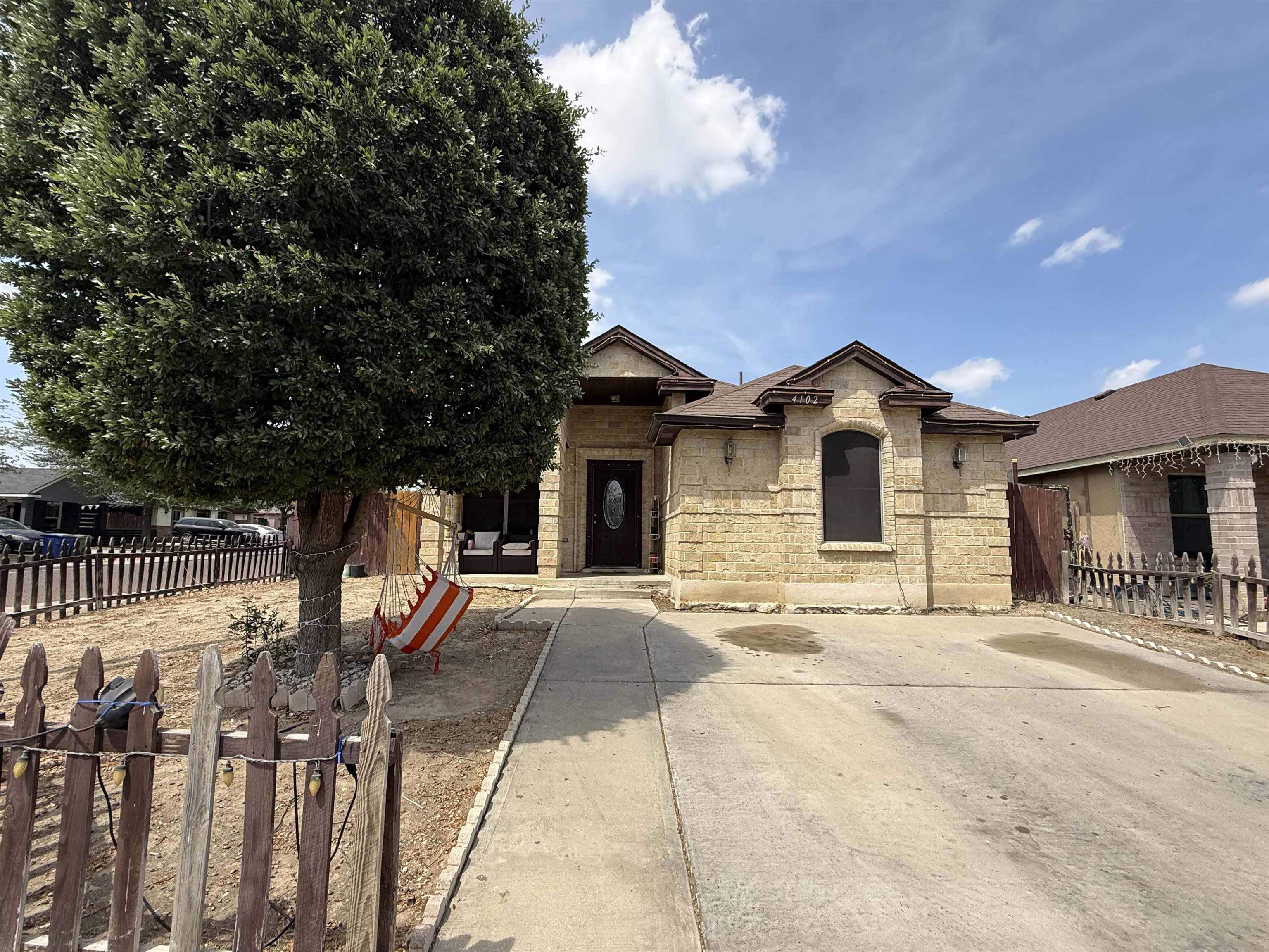 4102 Alemany St. Property Photo 1