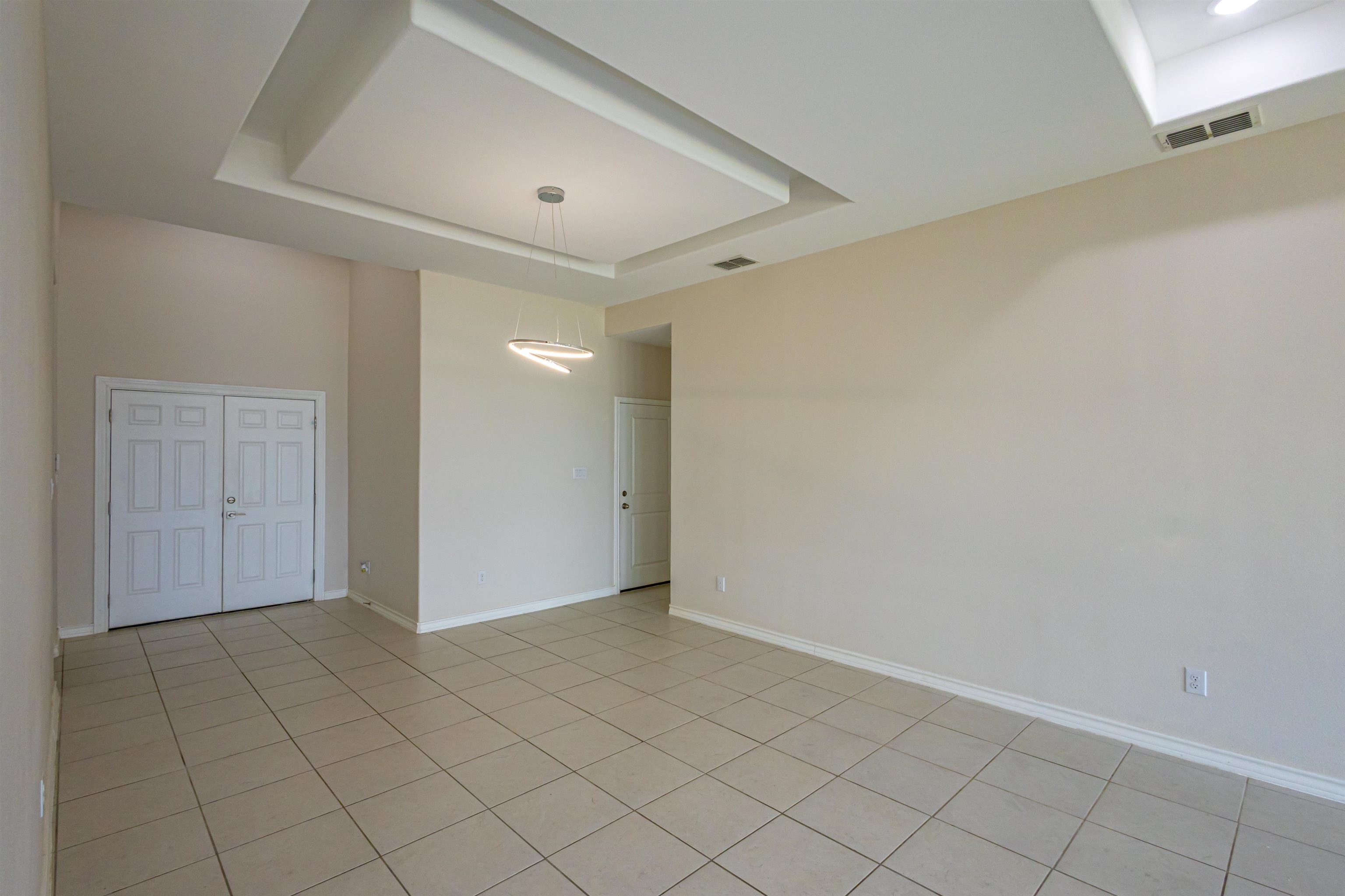 1512 Latigo Loop Property Photo 5
